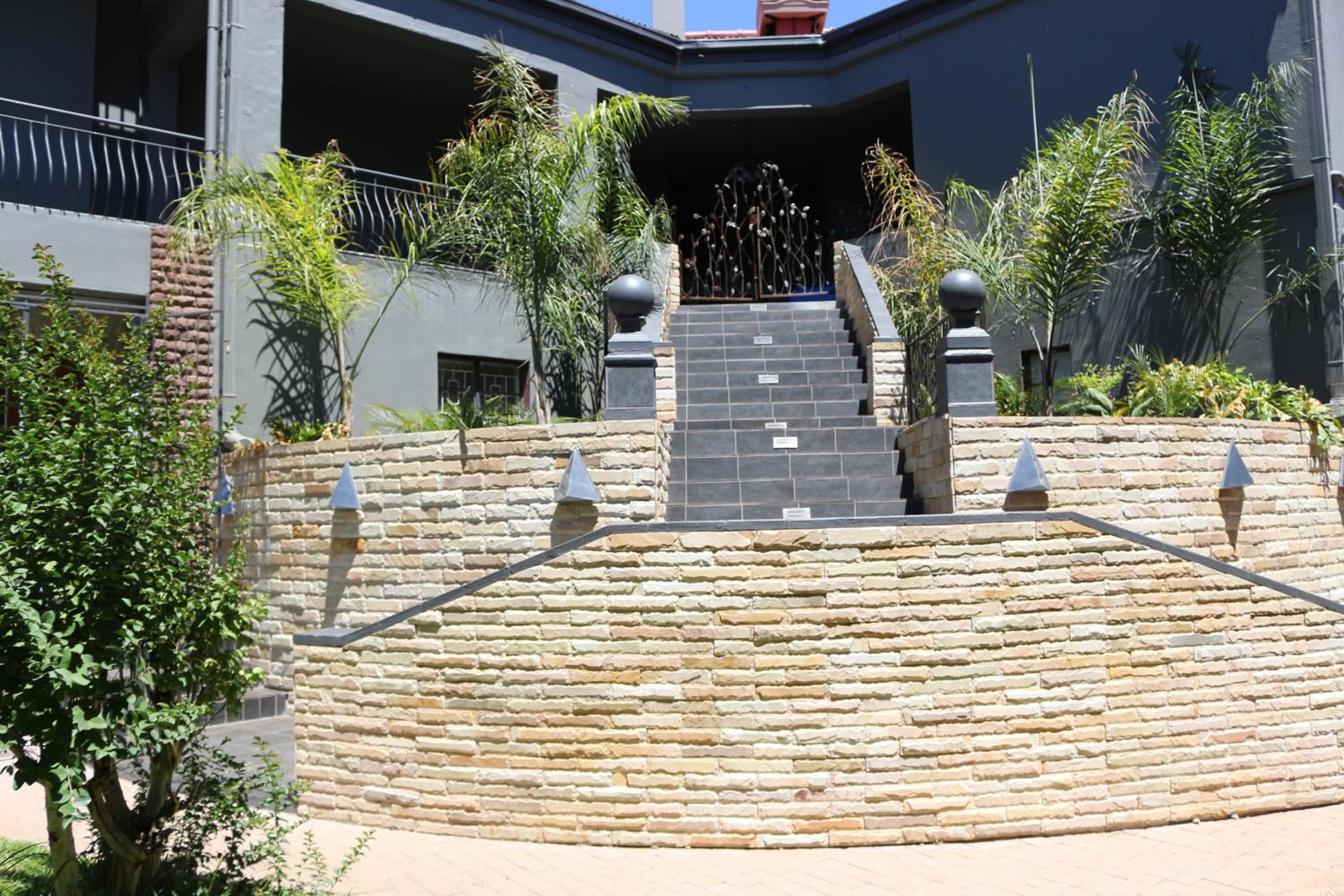Photo 10