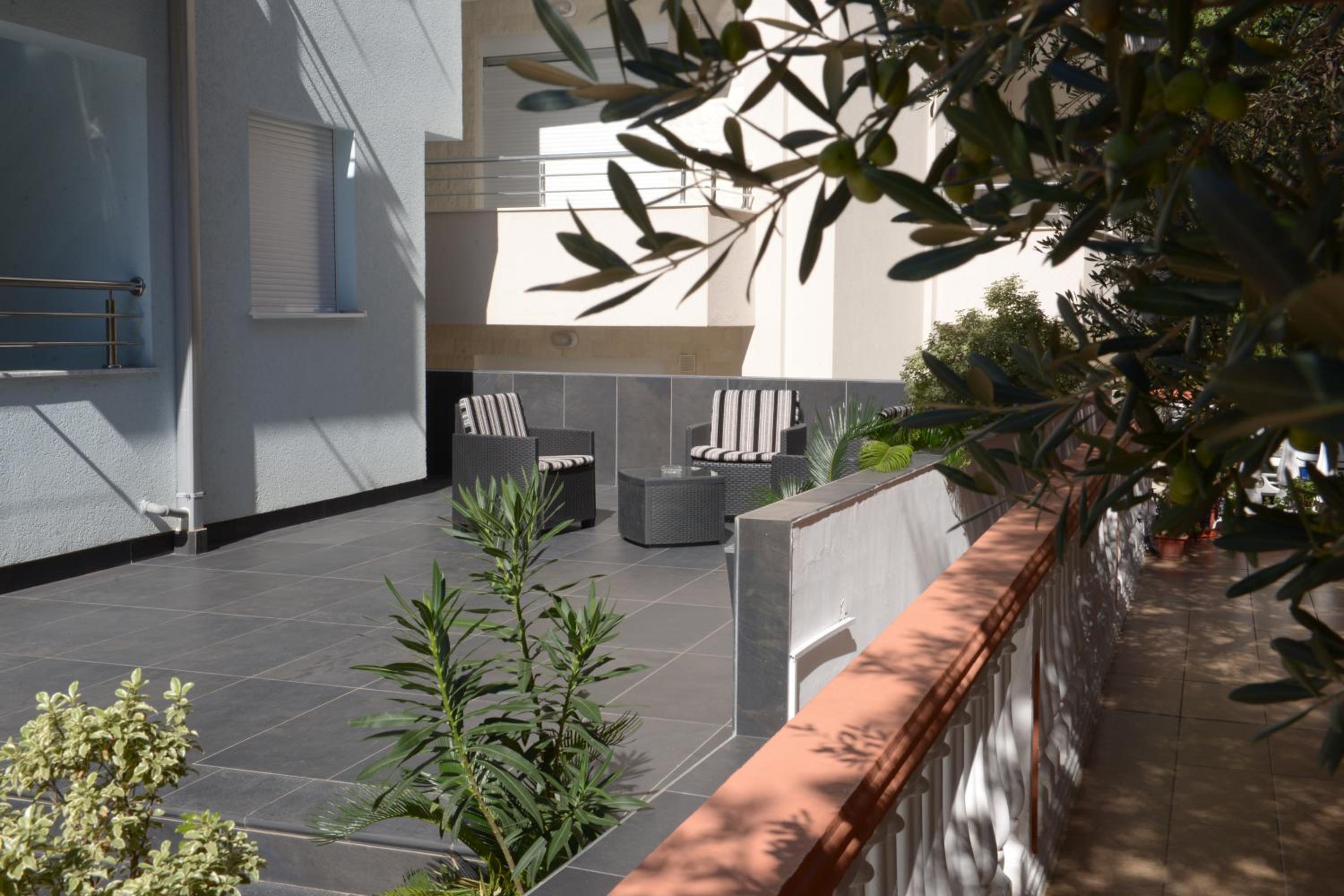 Apartmani Barović Bečići view 3