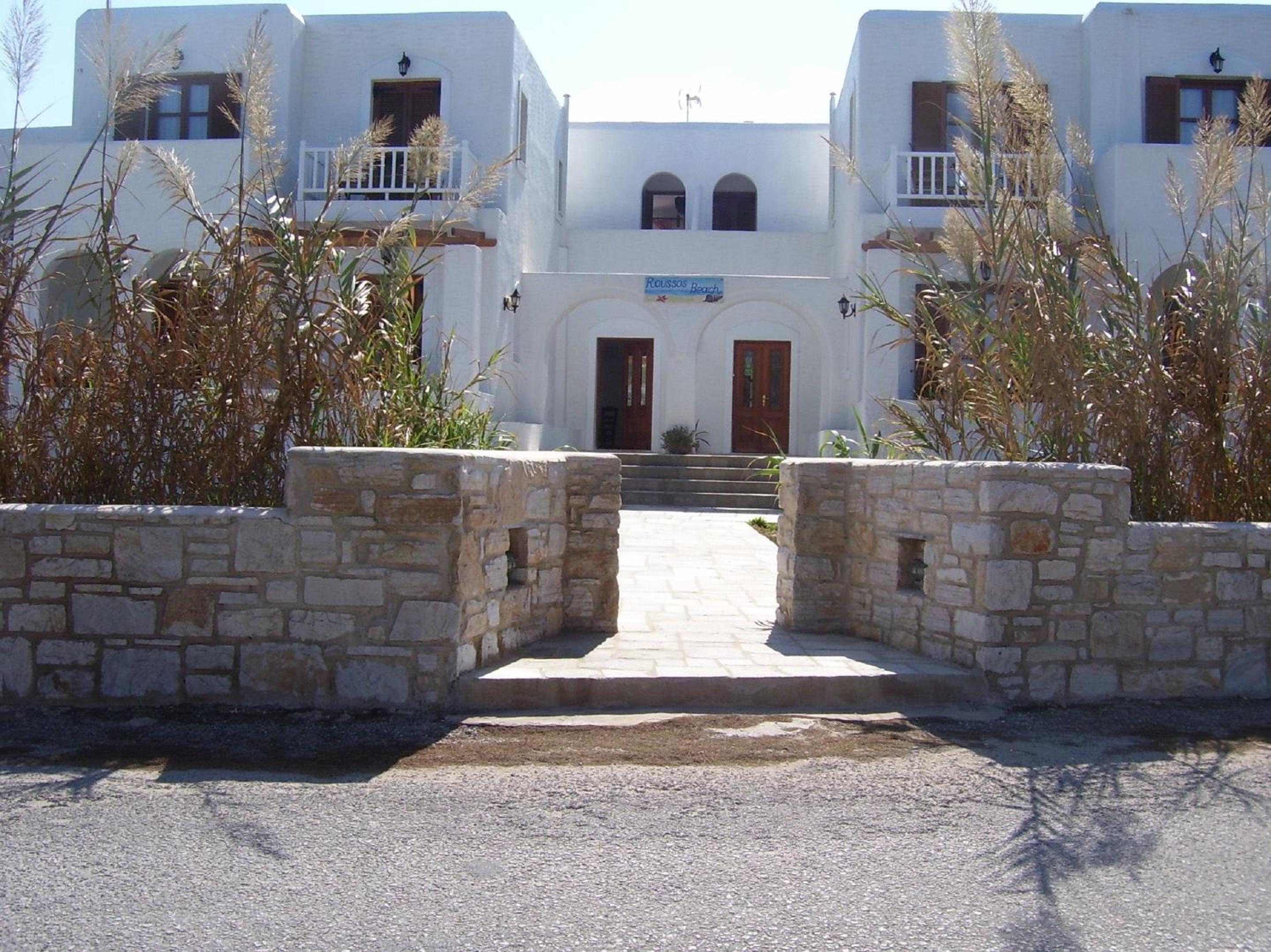Roussos Beach Hotel