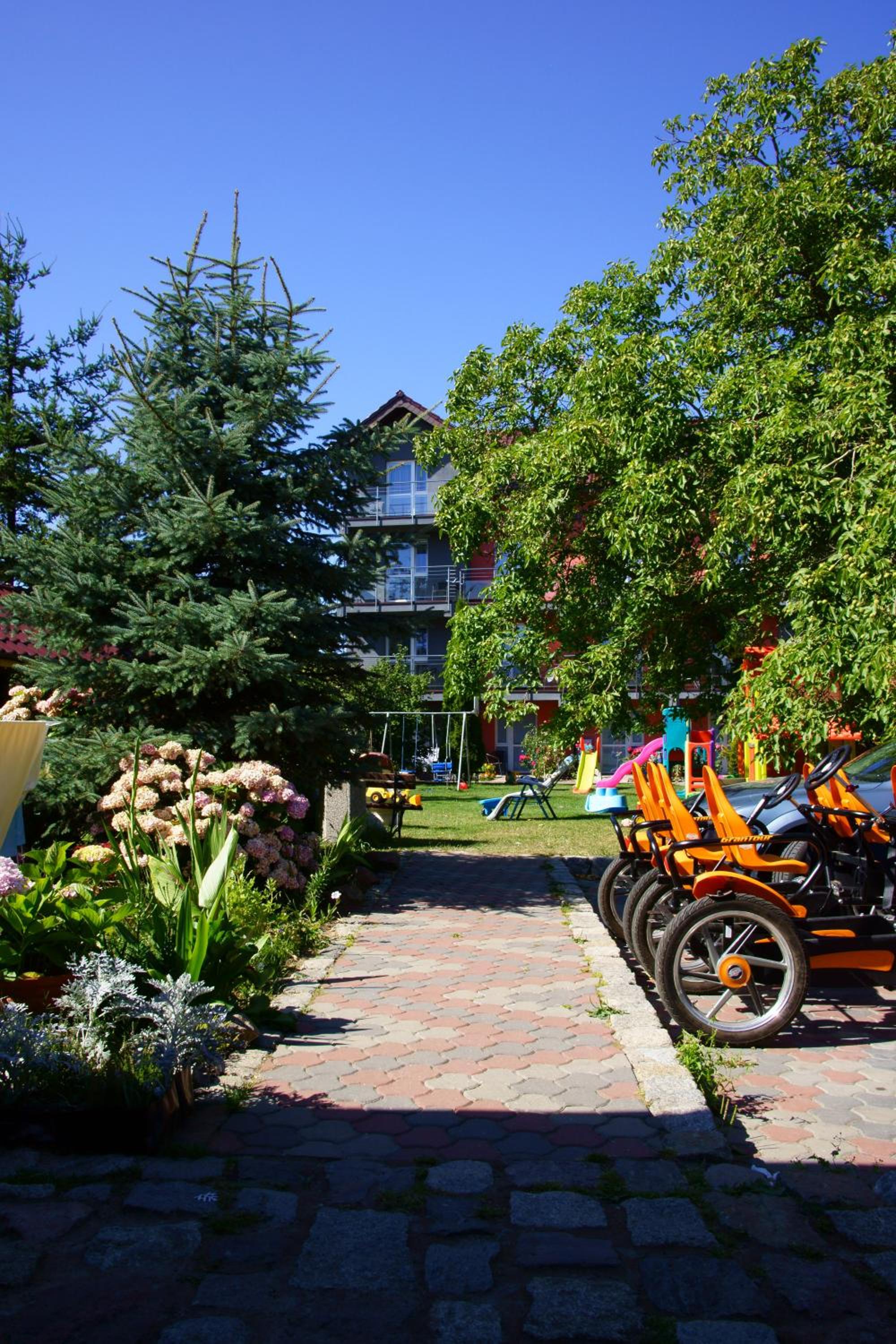 Nord-West i restauracja Tawerna Kubryk