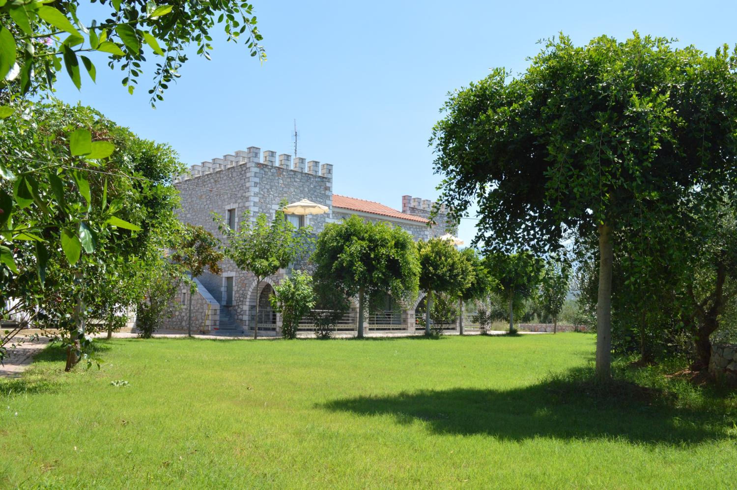Nefeli Apartments