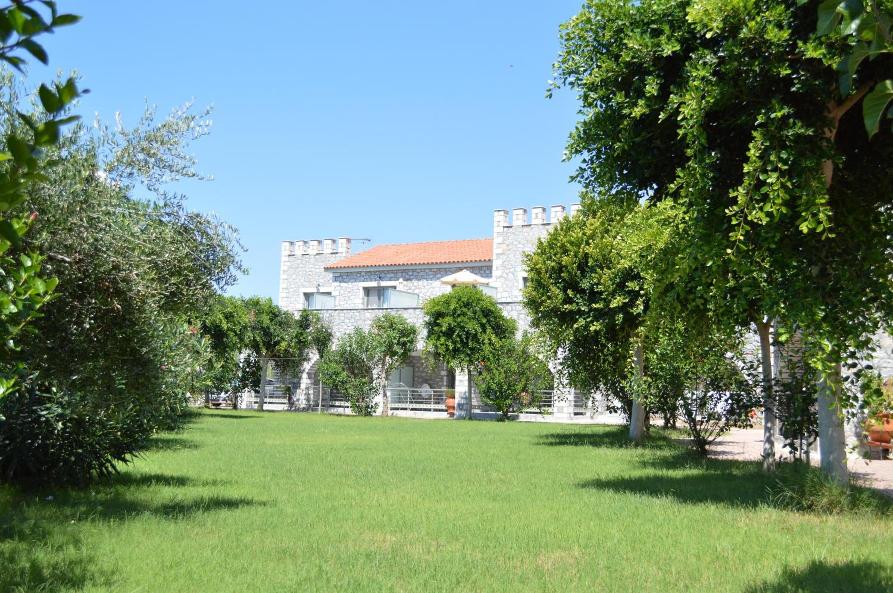 Nefeli Apartments