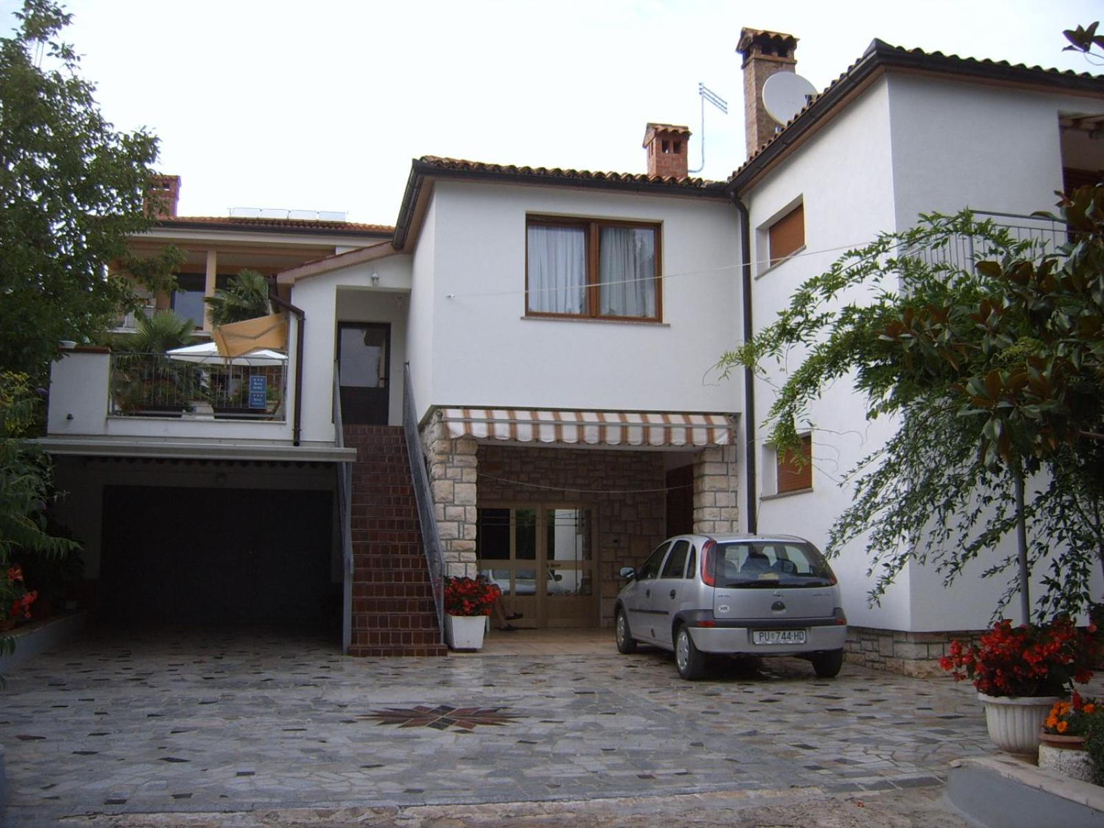 Photo 25