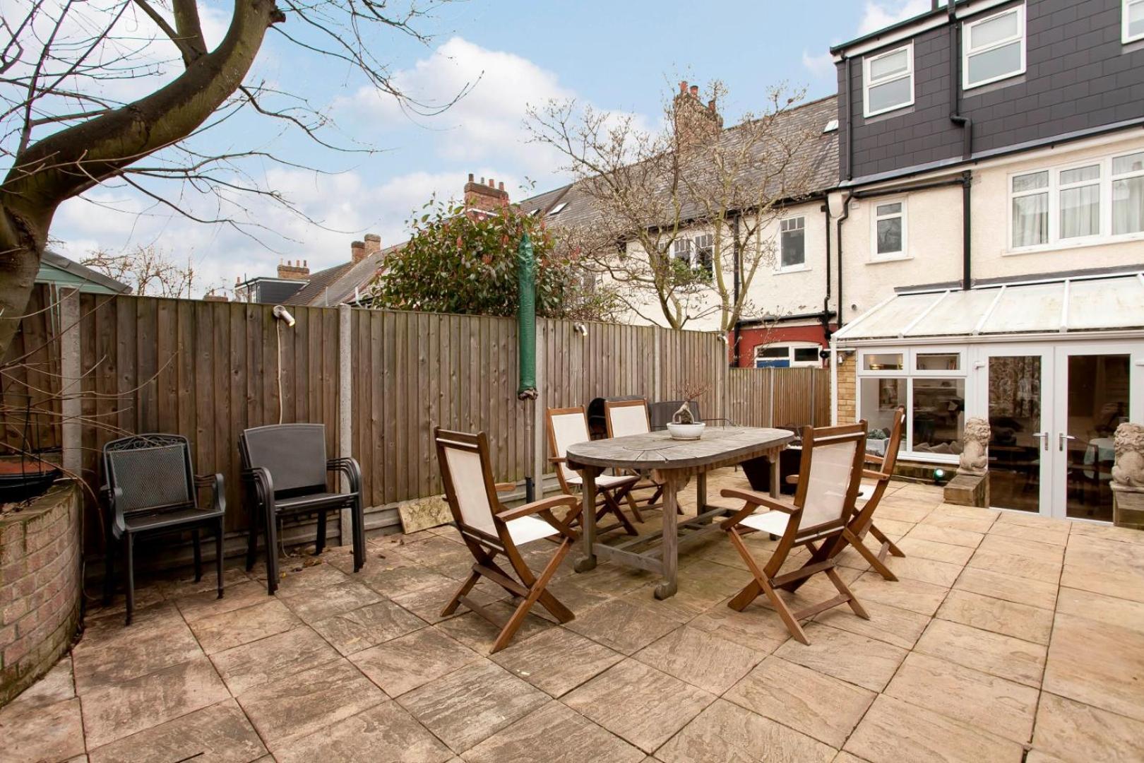Edencourt Apartment