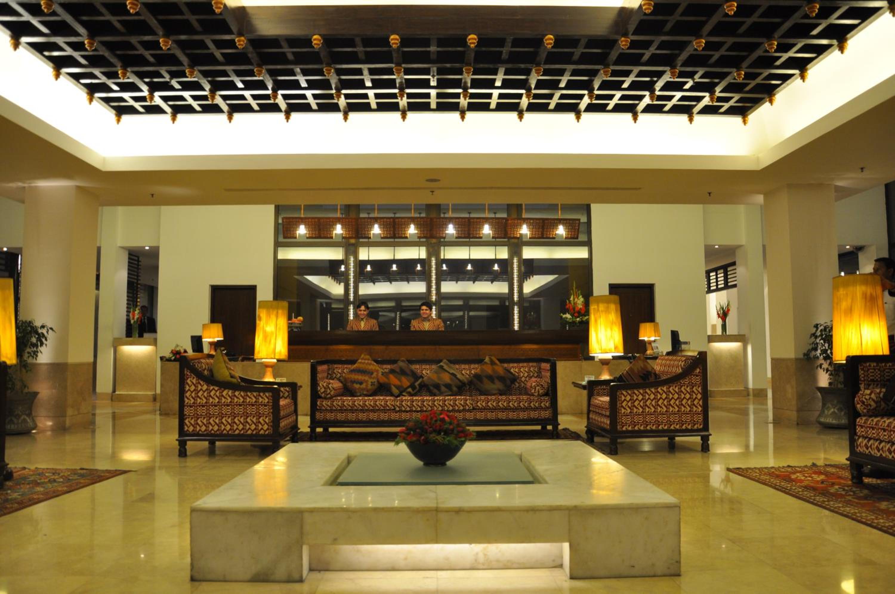 Lobby & Reception