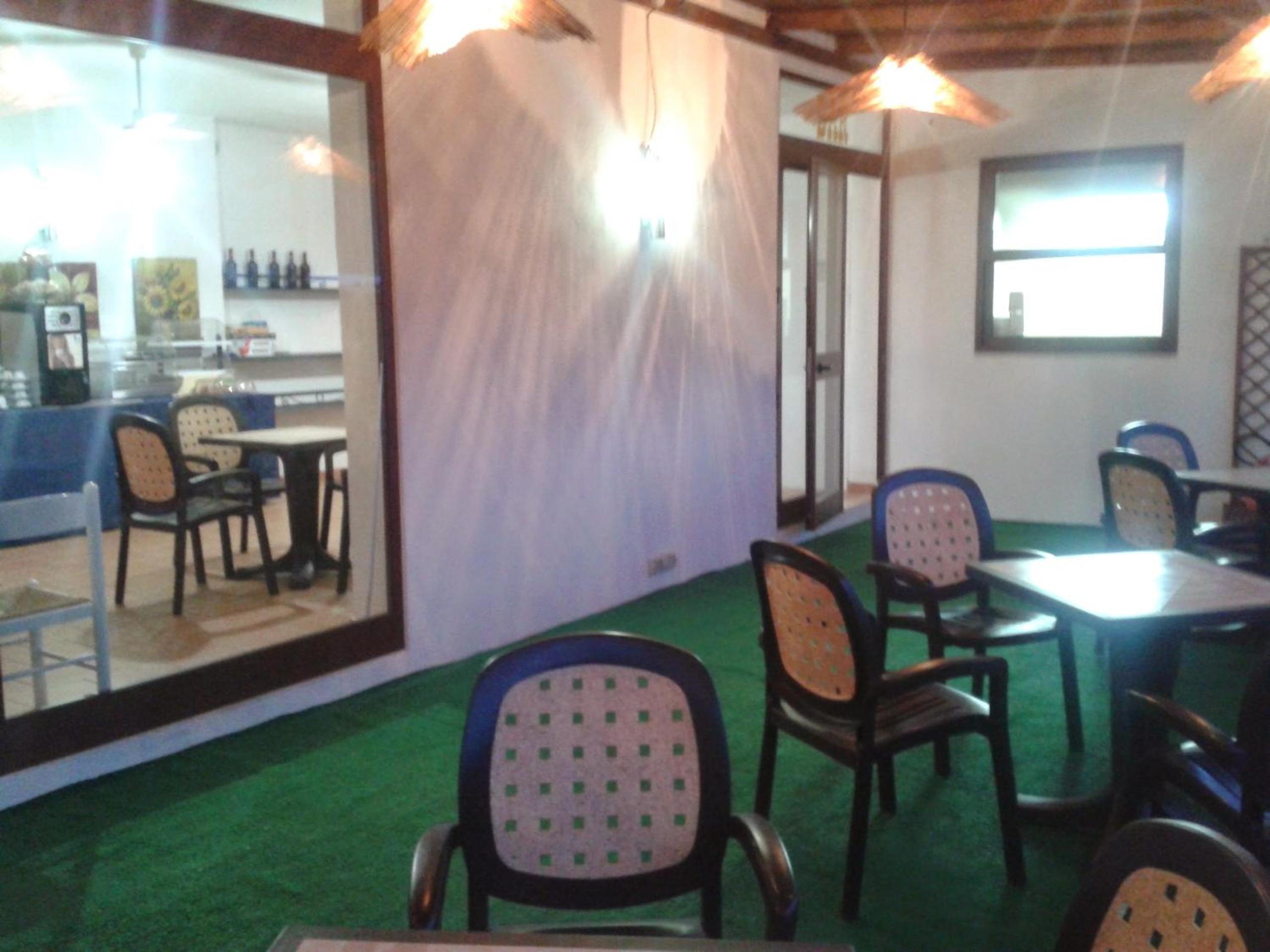 Food & Beverage