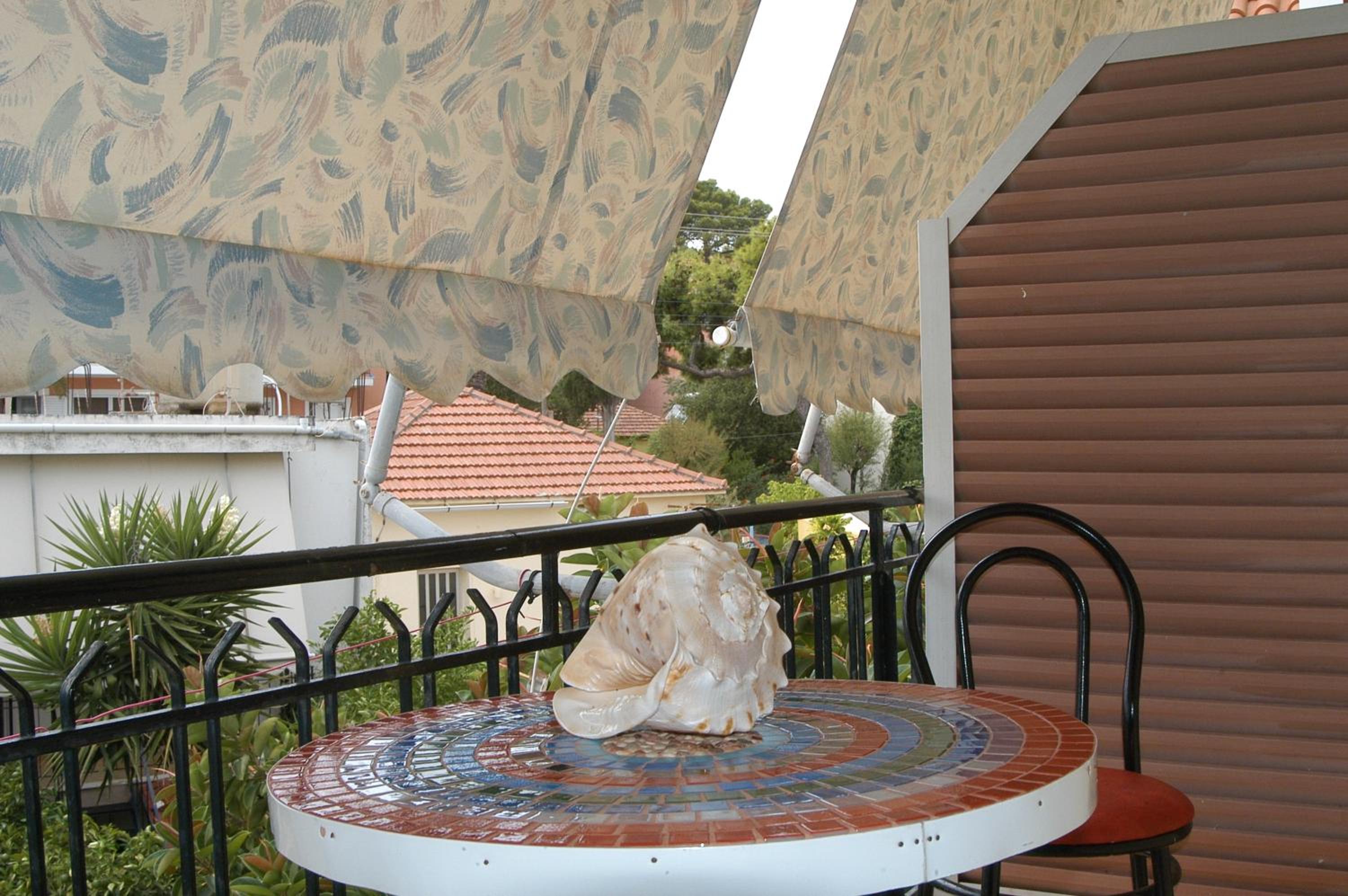 Marina rooms