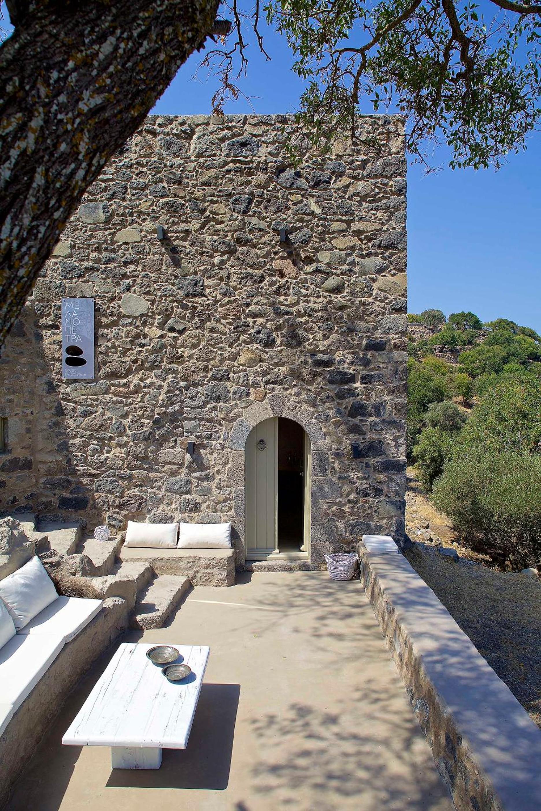 MELANOPETRA boutique apartments