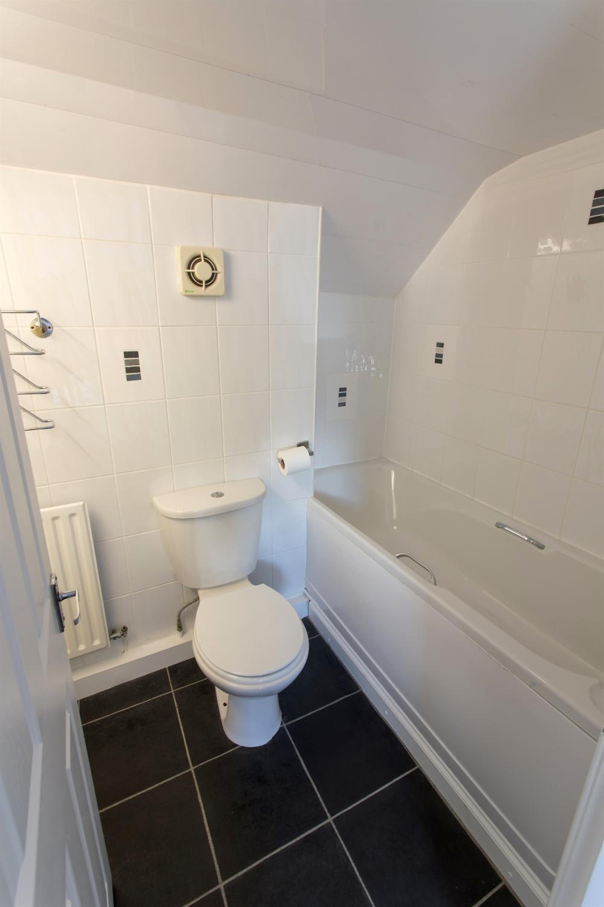 Hartlepool Vacations - Trinity Guest House - Property Image 2