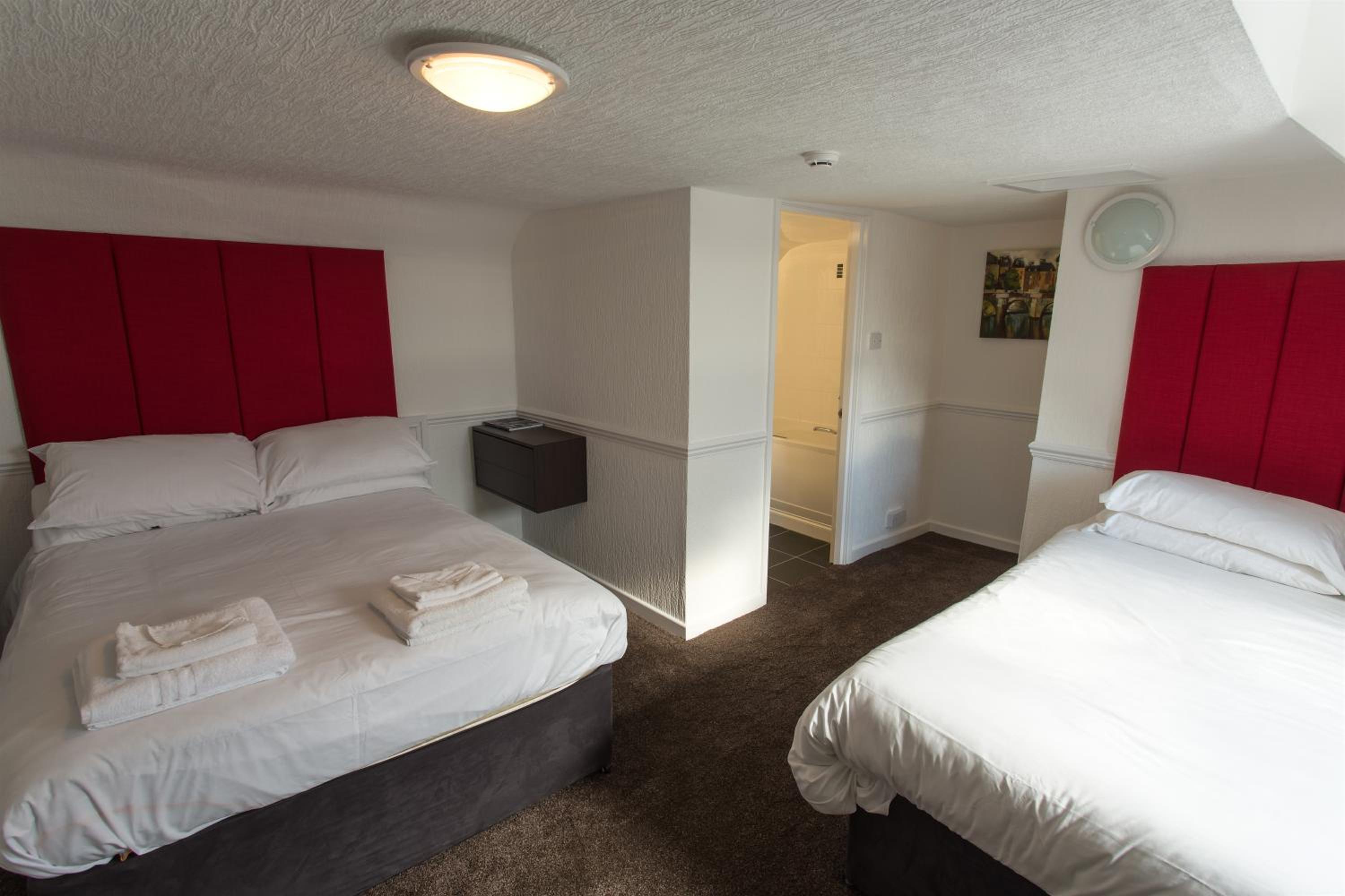 Hartlepool Vacations - Trinity Guest House - Property Image 2