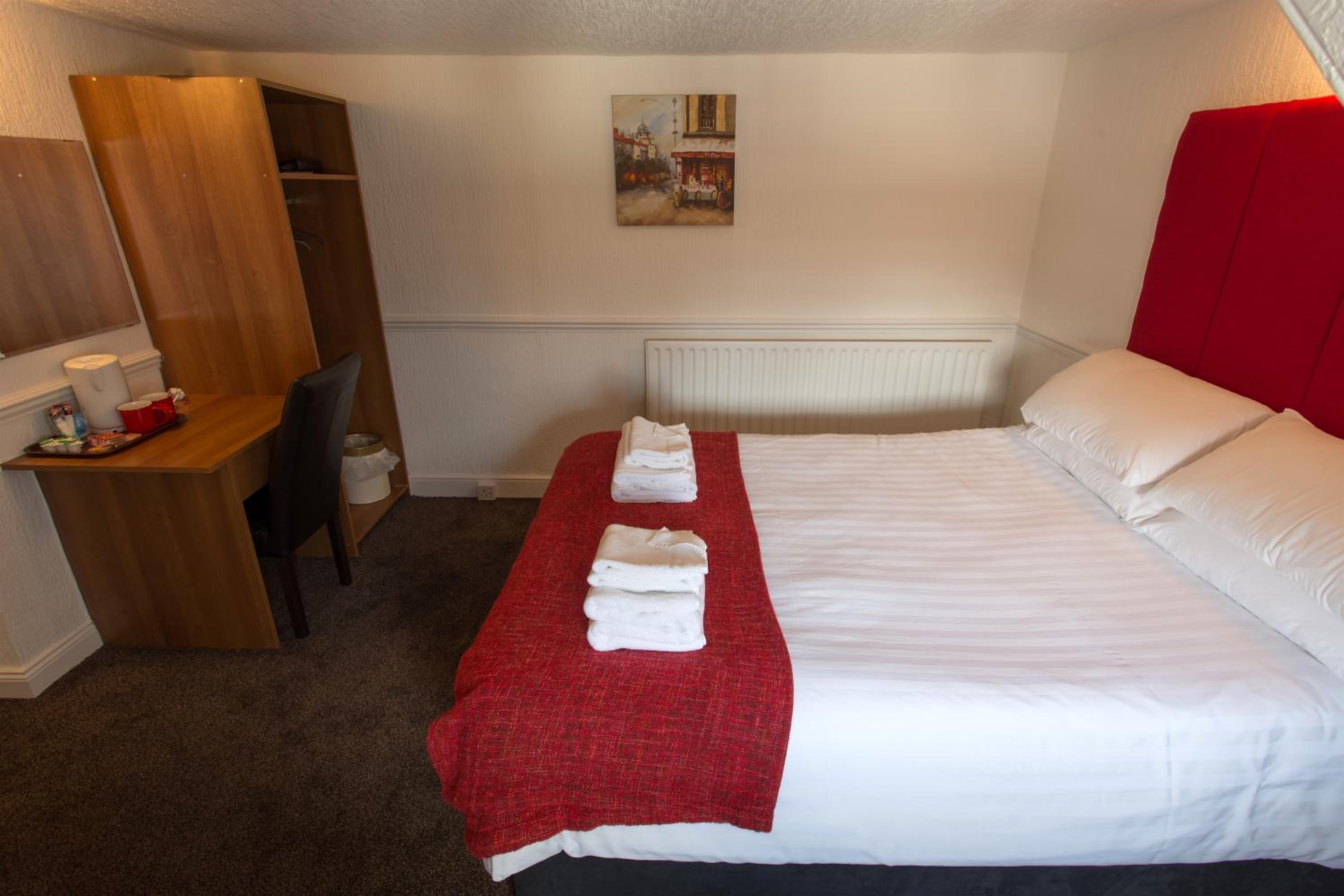 Hartlepool Vacations - Trinity Guest House - Property Image 4