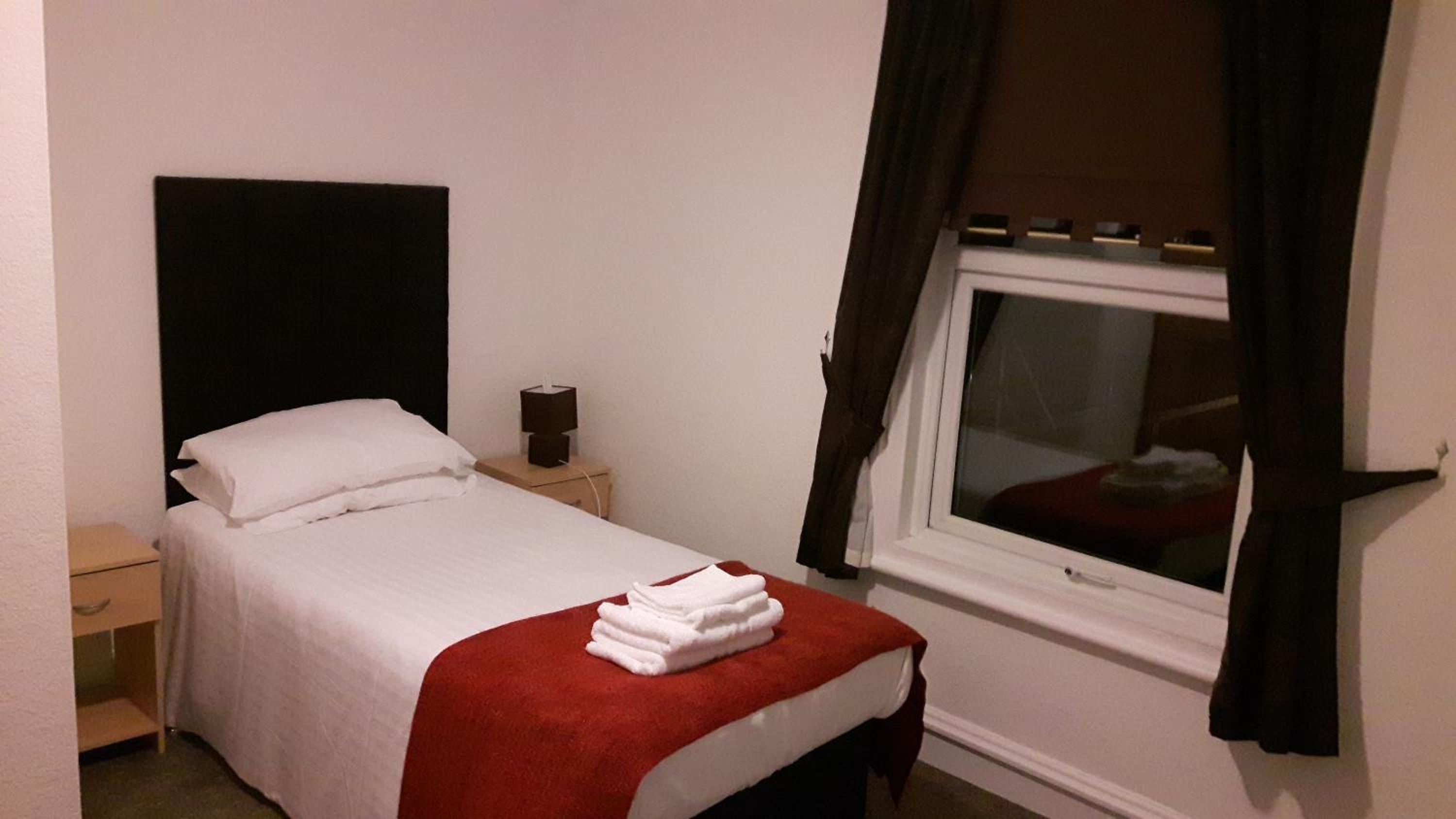 Hartlepool Vacations - Trinity Guest House - Property Image 5