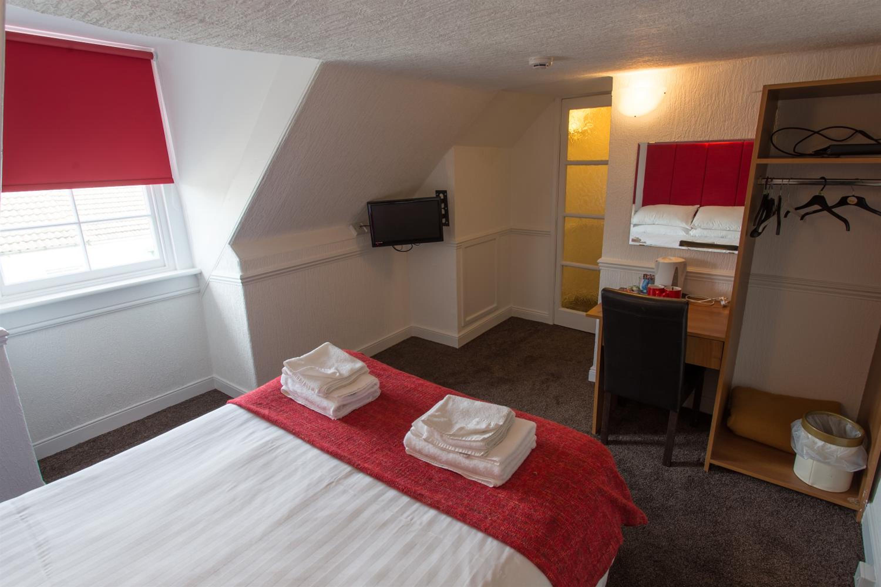 Hartlepool Vacations - Trinity Guest House - Property Image 3
