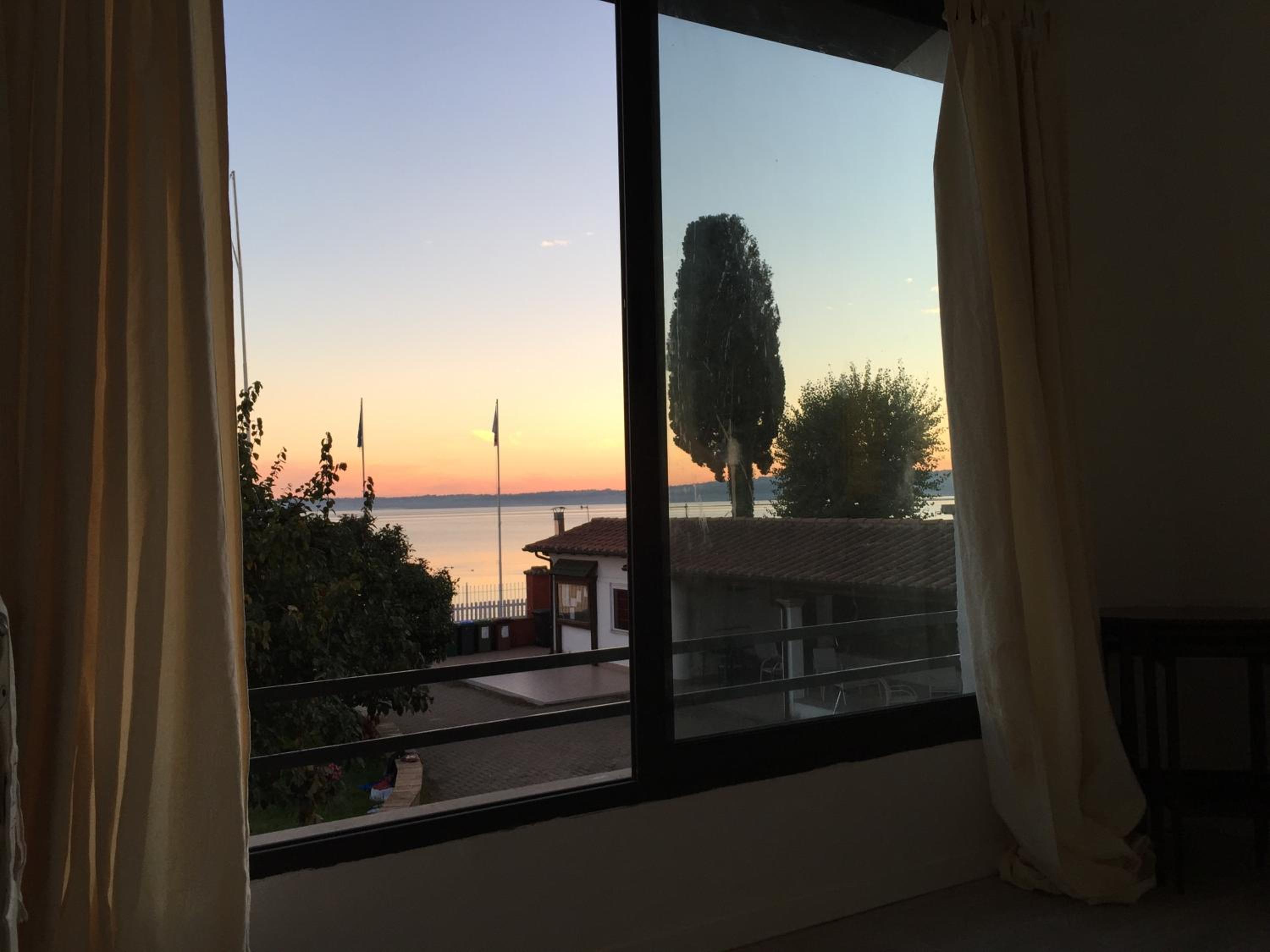 Verde Blu Lakefront Boutique Holiday Apartments Trevignano Romano view 5