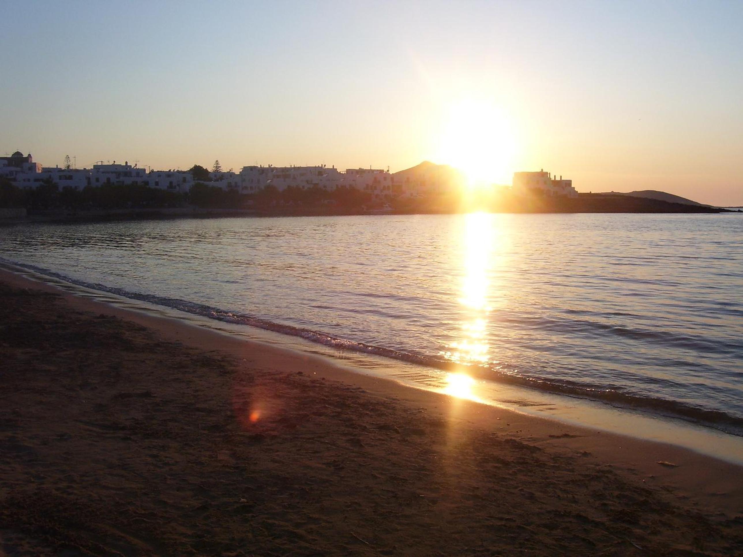 Roussos Beach Hotel