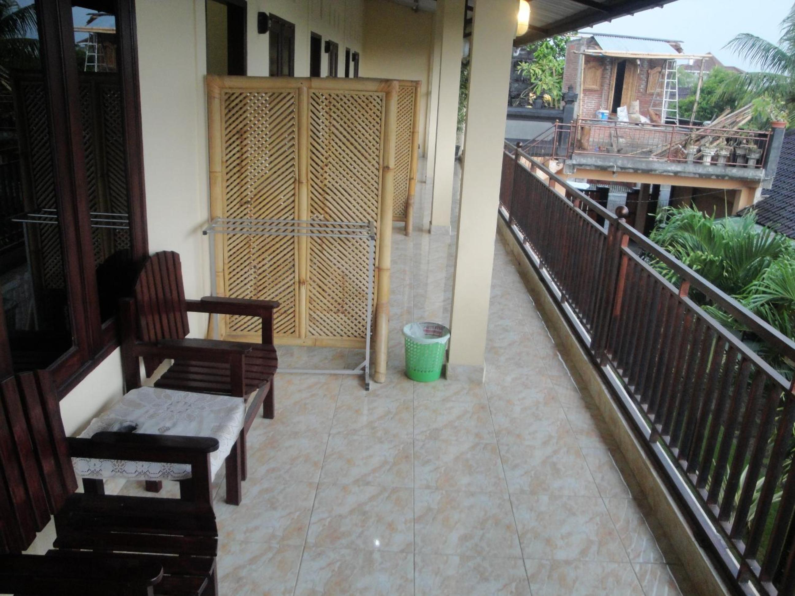 Photo 18