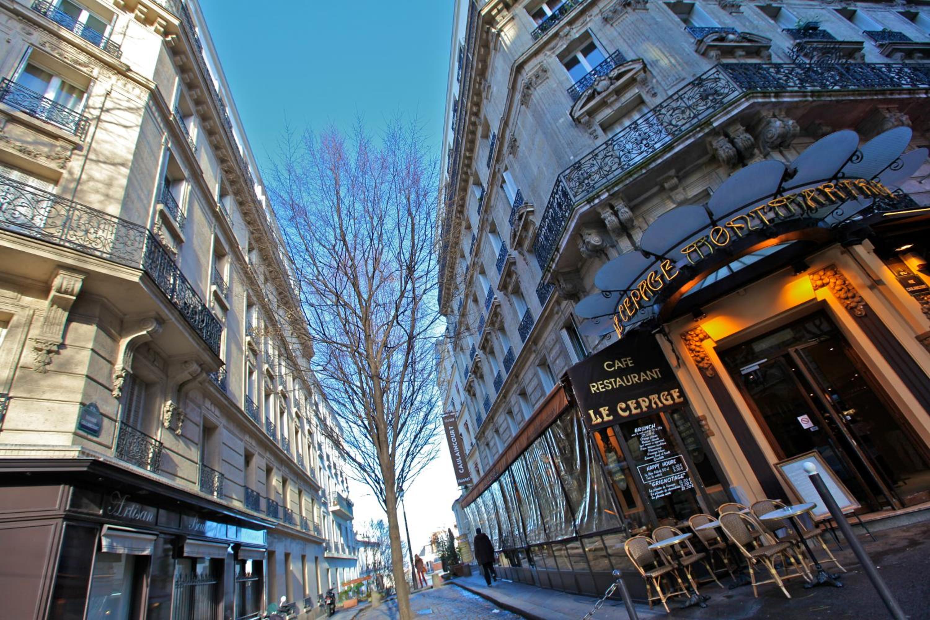 Caulaincourt Montmartre by Hiphophostels