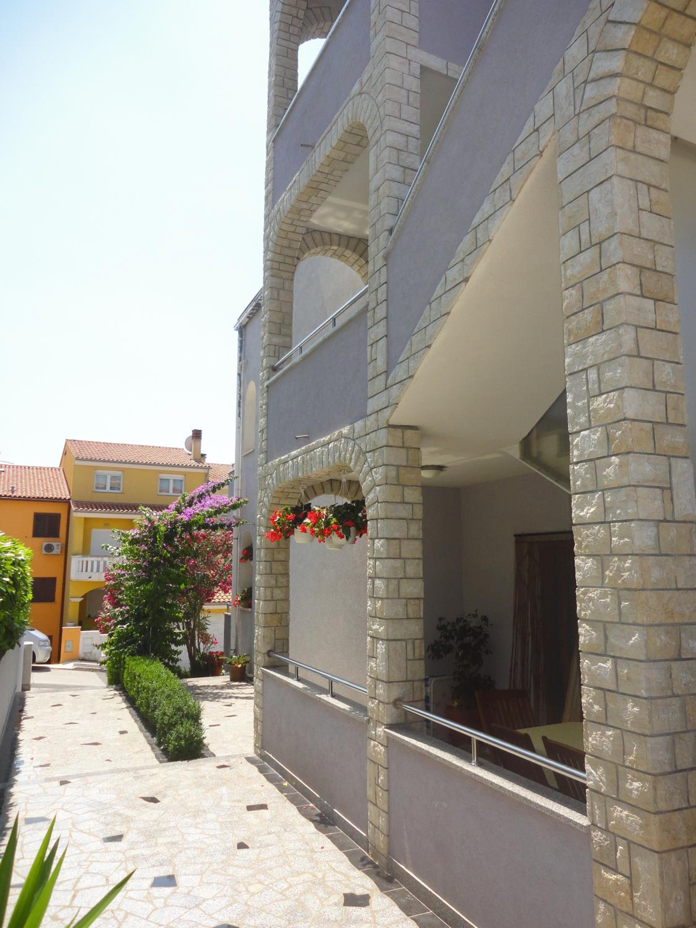 Photo 46