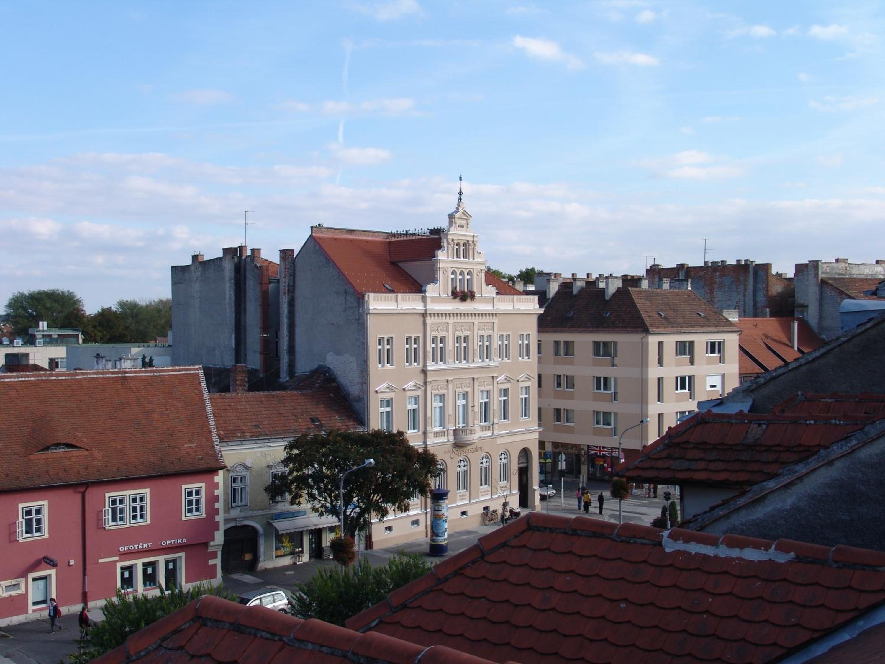 LUNA City Apartman view 5