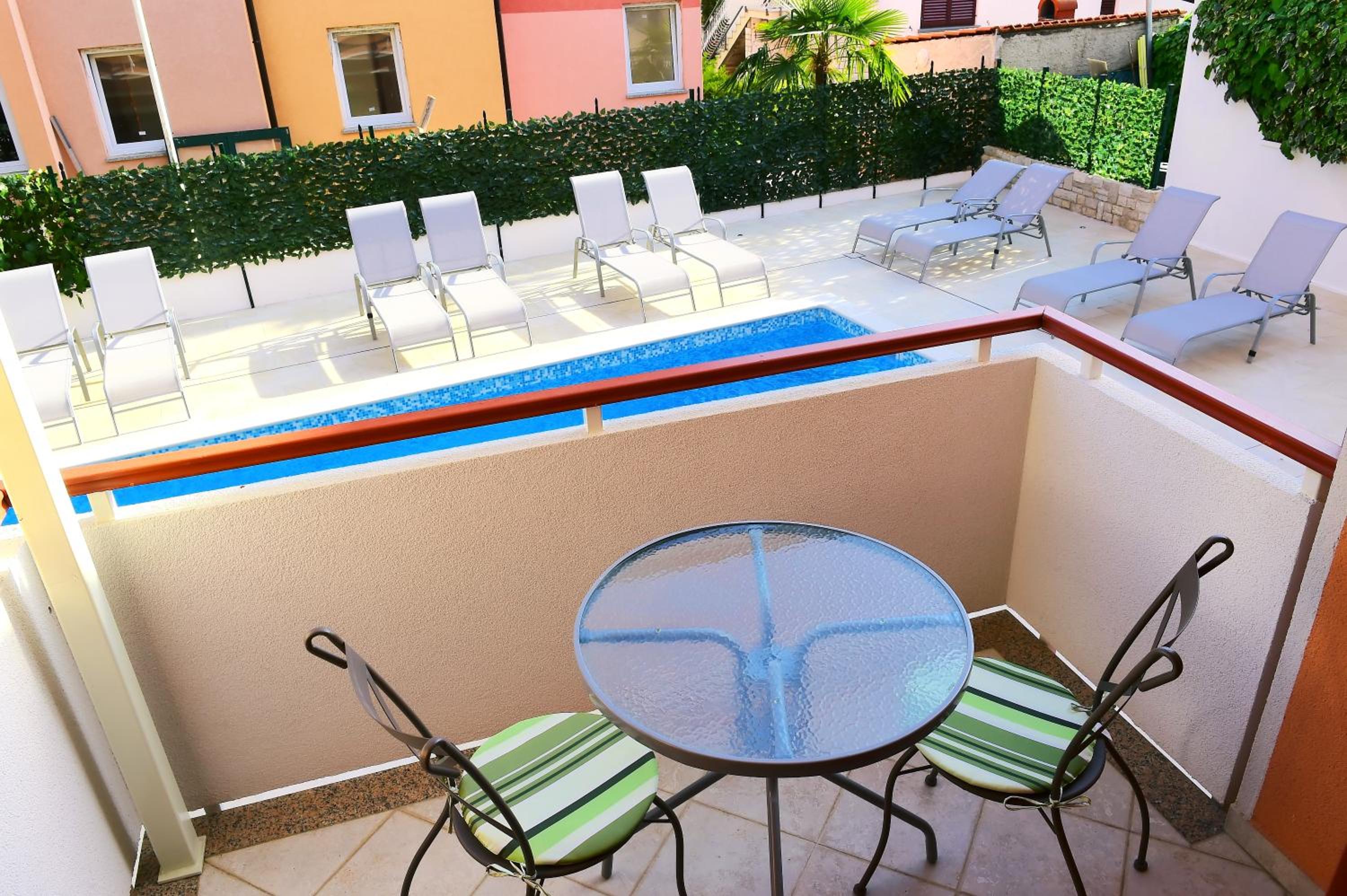 Apartments Zdjelar