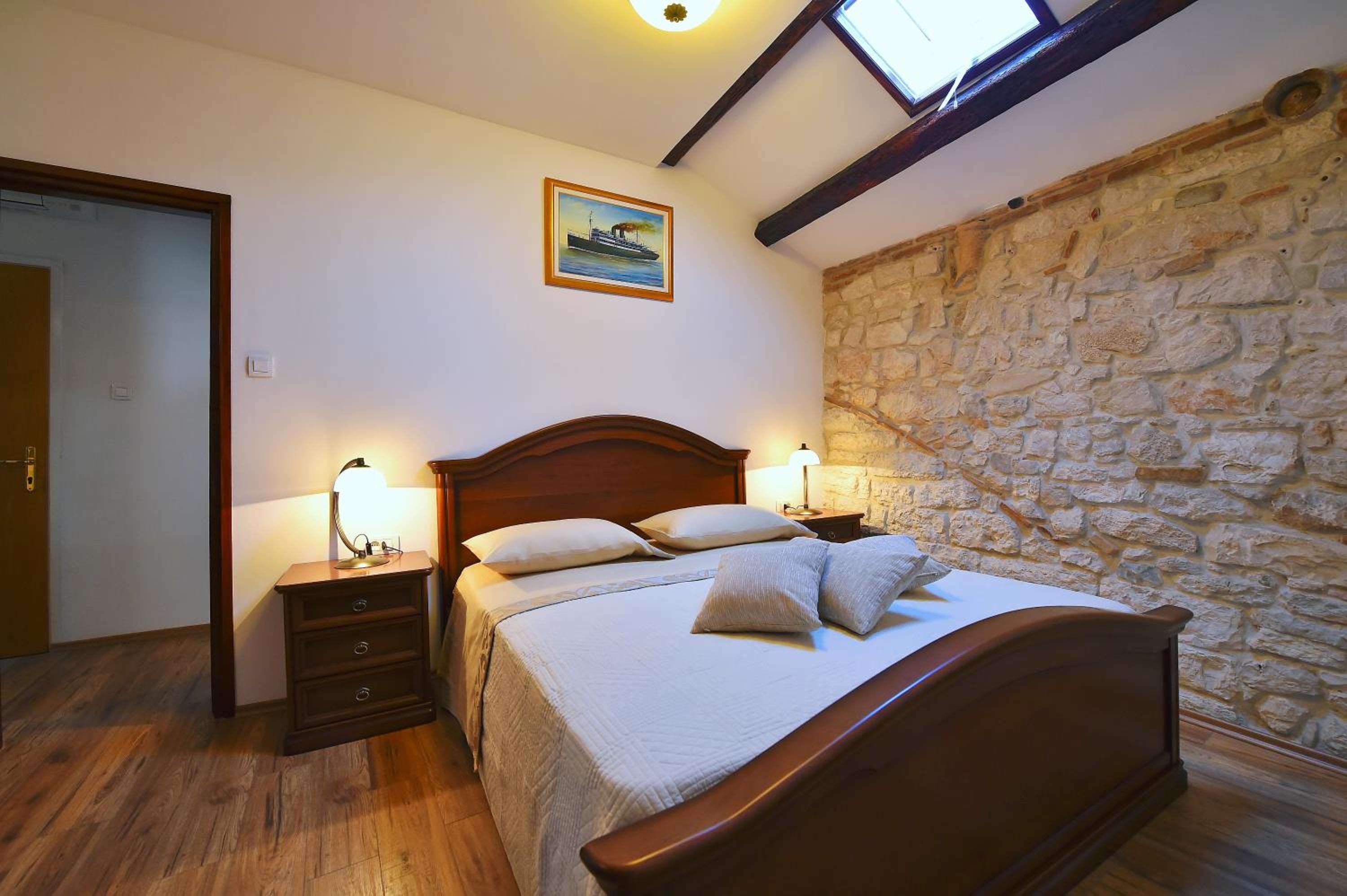 Antique apartment Arsenale view 4