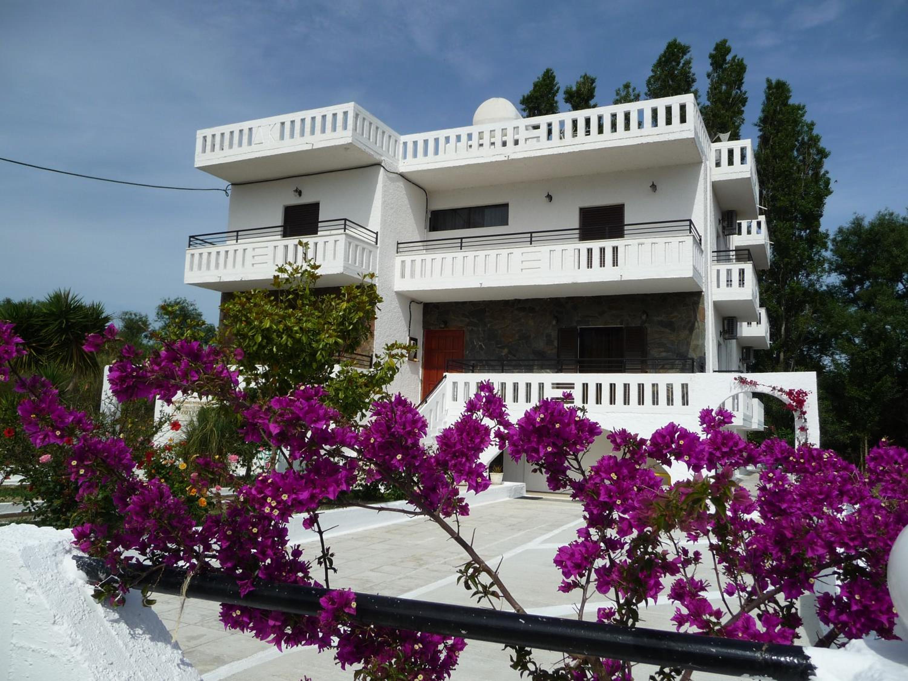 Zourpos Studios & Apartments photo 1