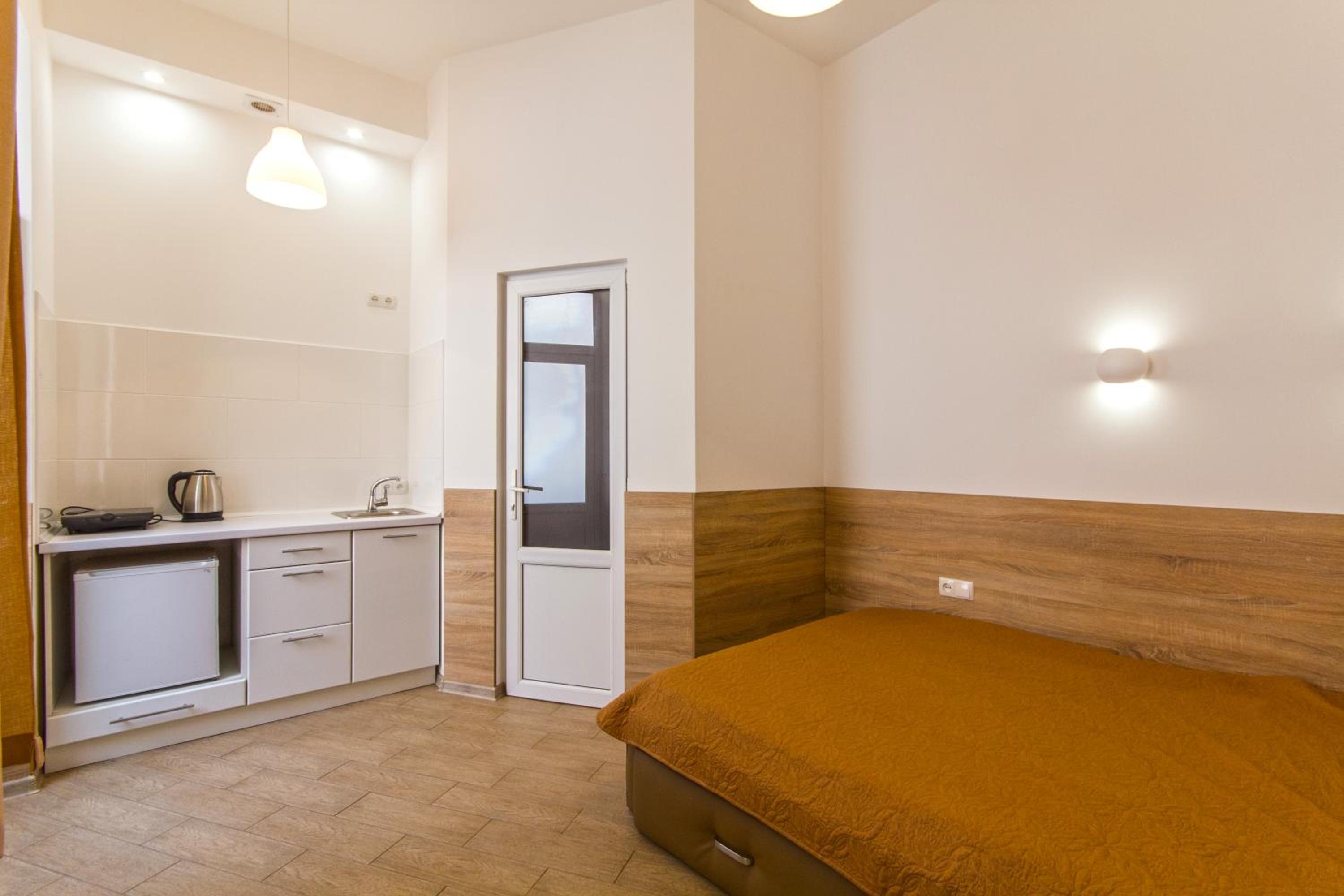Mini Smart Apartments on Shpytalna 13- Economy Apartment view 4