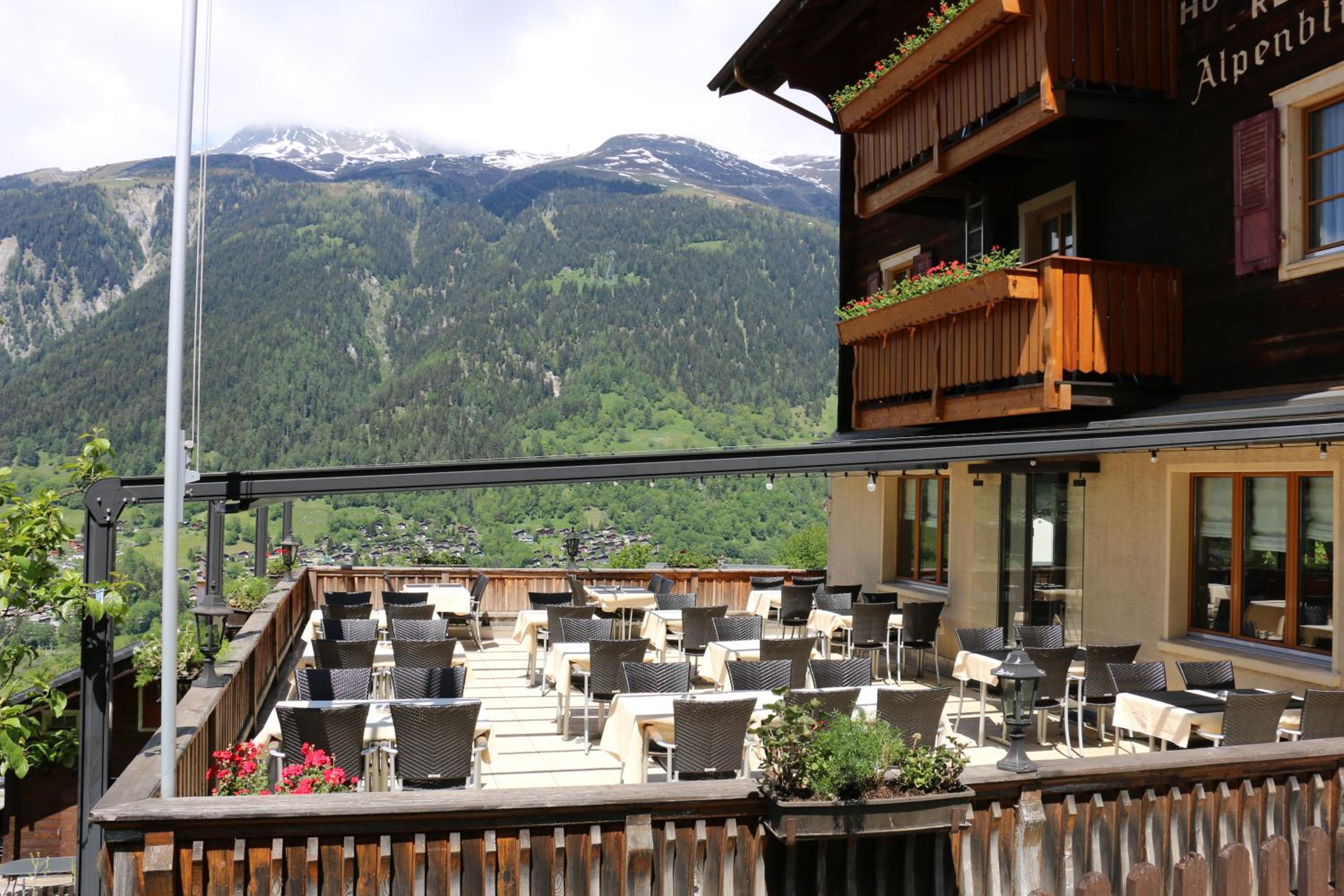 restaurant