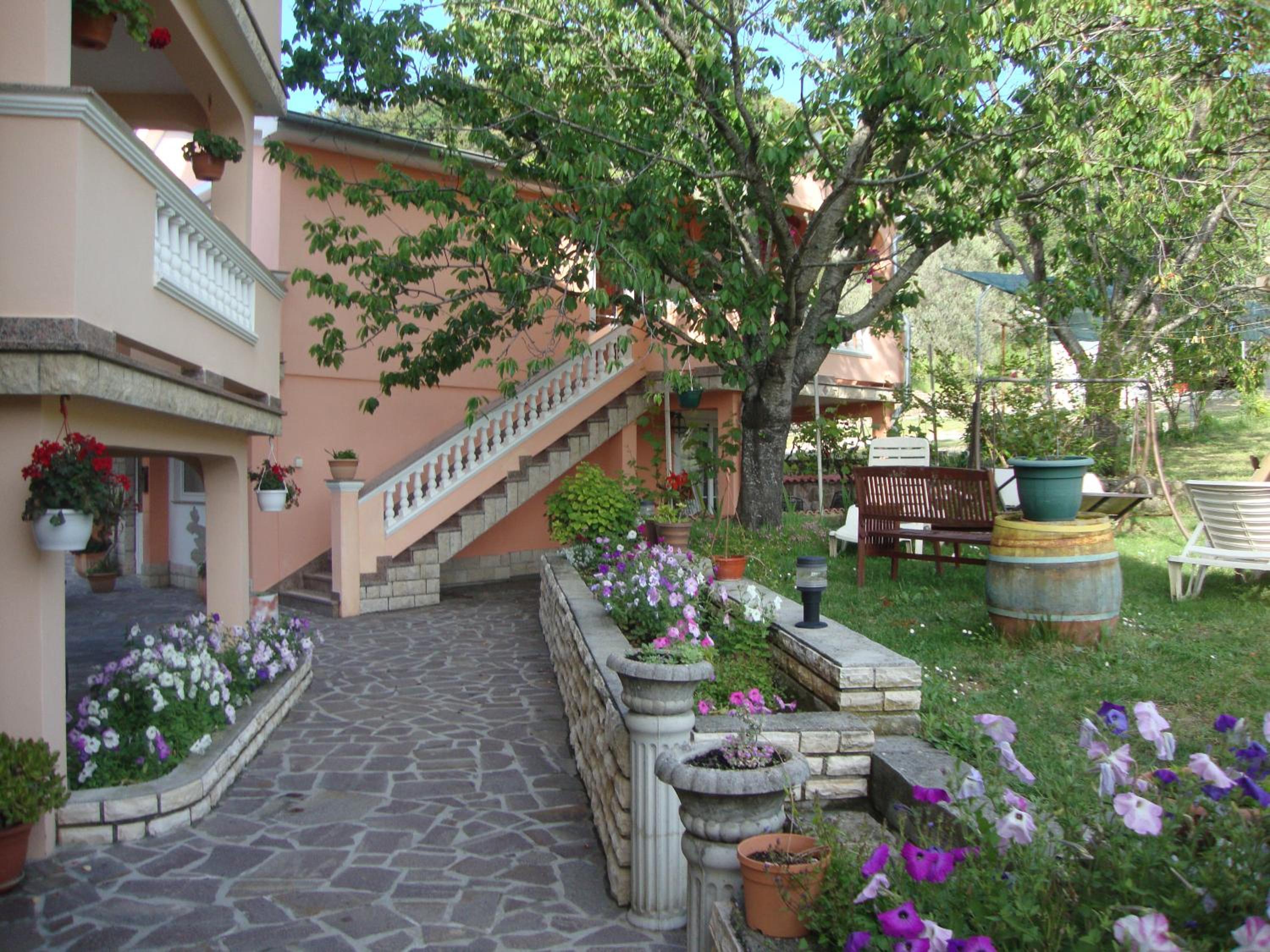 Photo 35