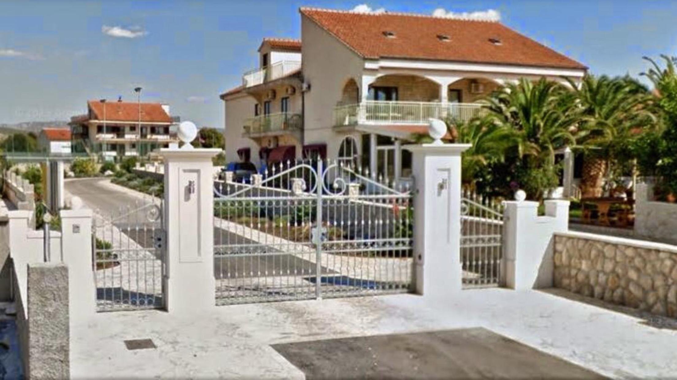 Americana Luxury Apartments