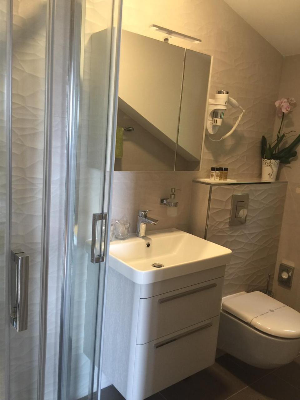 Apartment and room Sveti Jakov