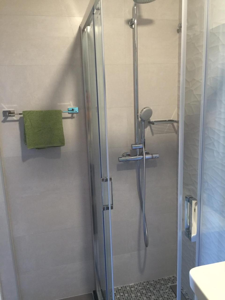 Apartment and room Sveti Jakov