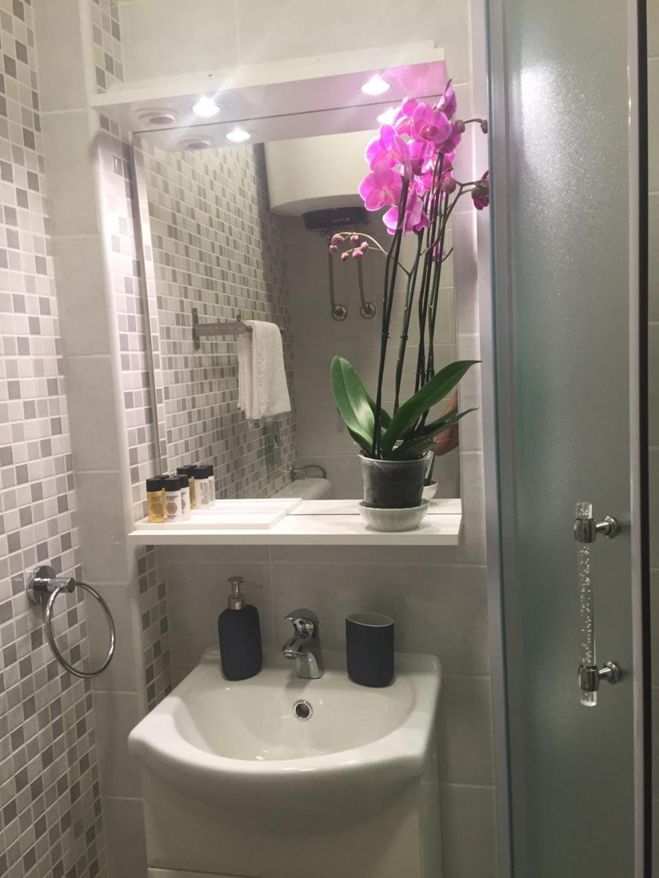 Apartment and room Sveti Jakov