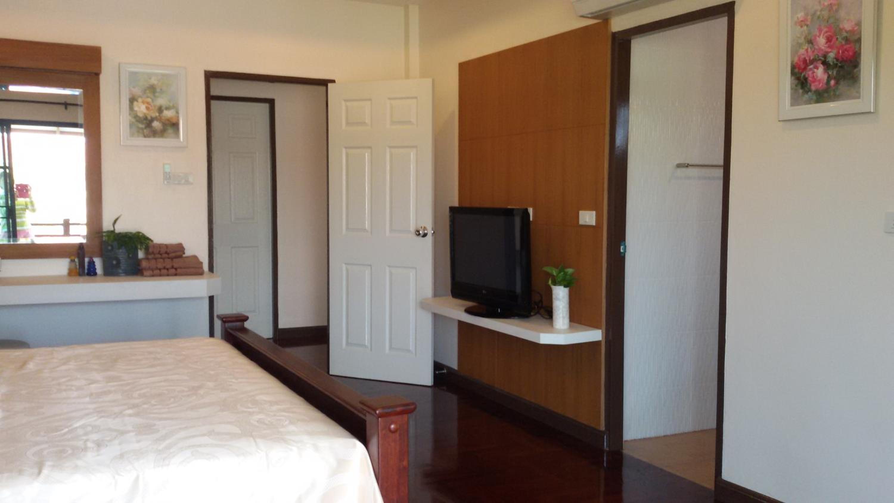 Rimtalay Angsila Guesthouse