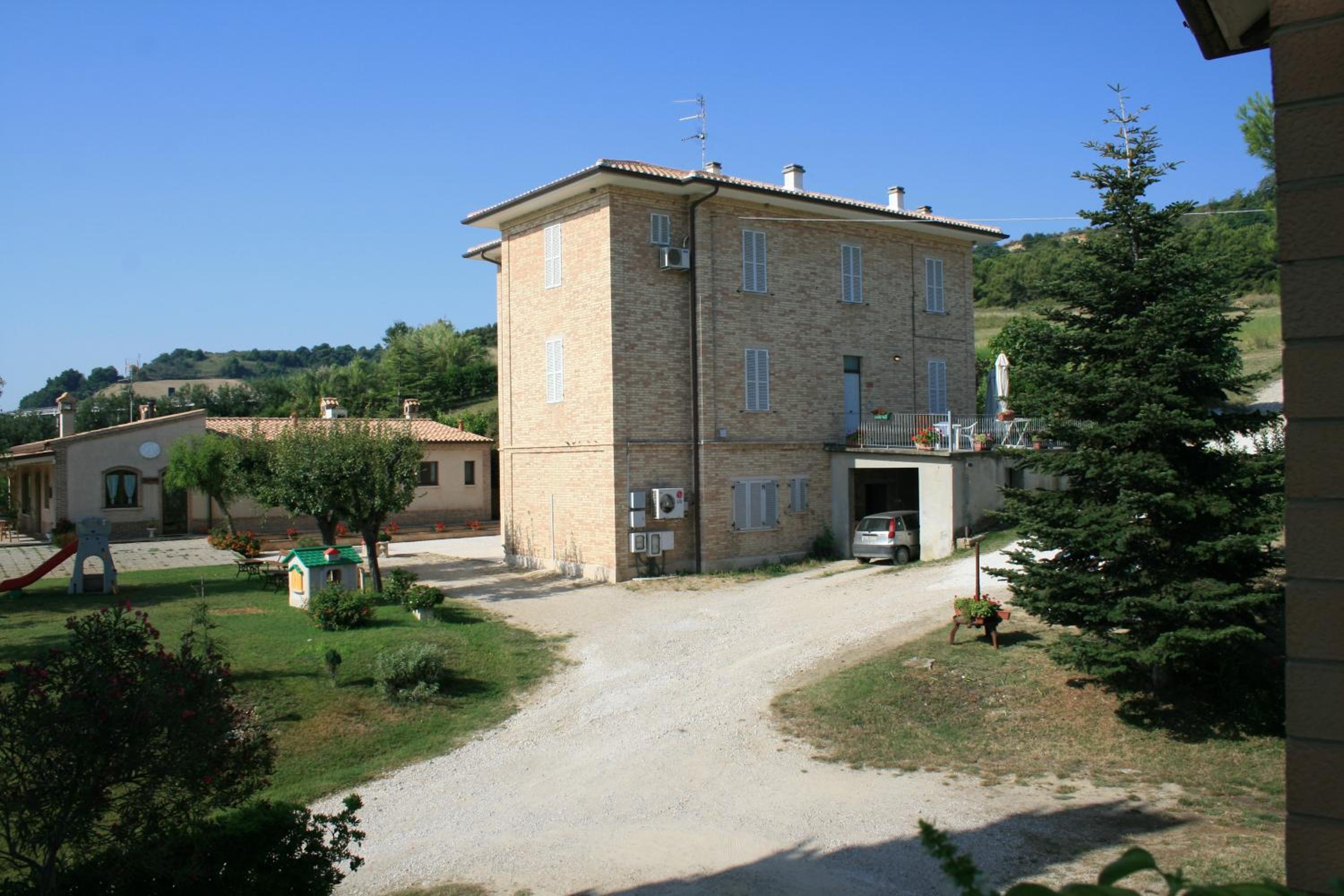 Photo 23