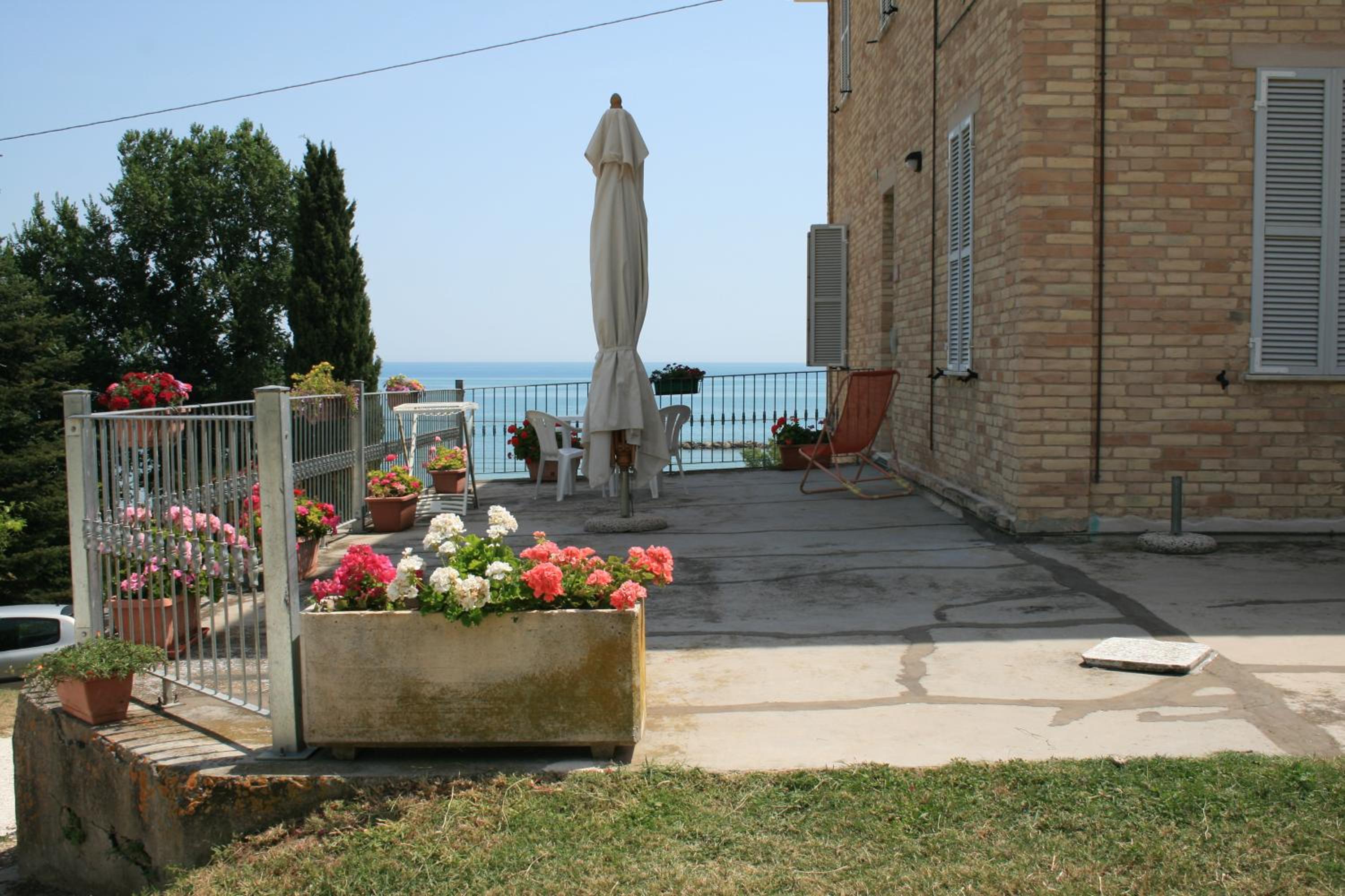 Photo 34