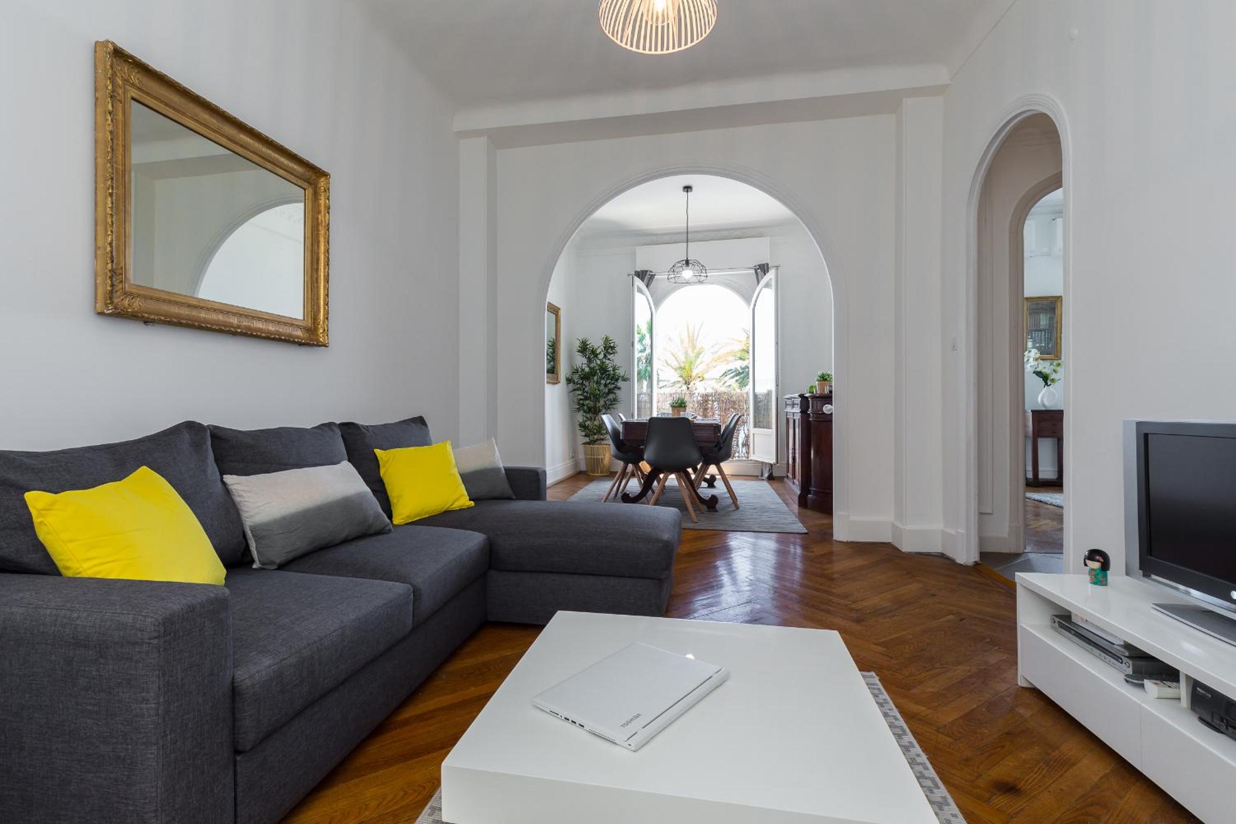 Beautiful apartment by the sea front