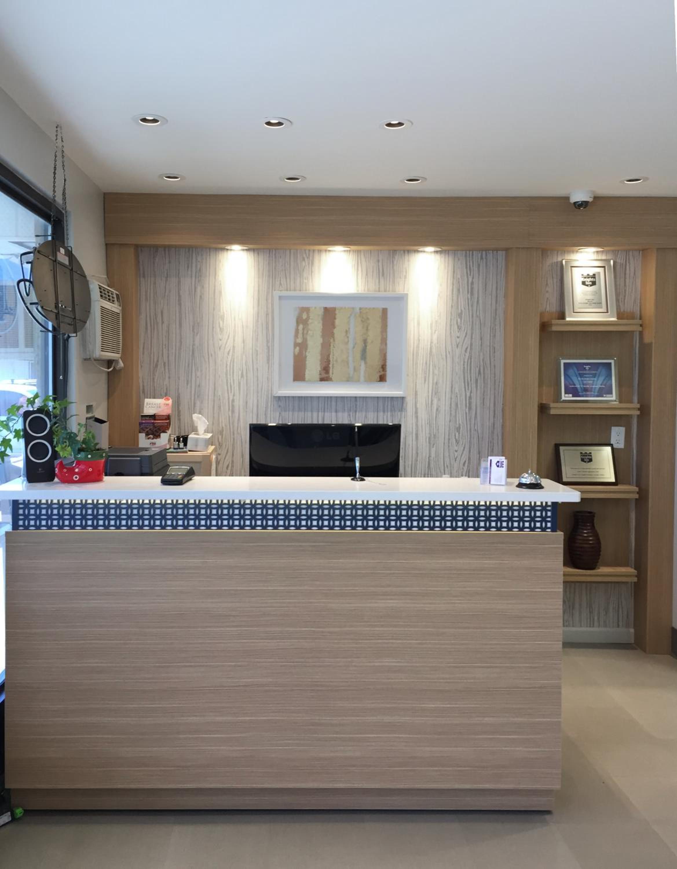 Lobby & Reception