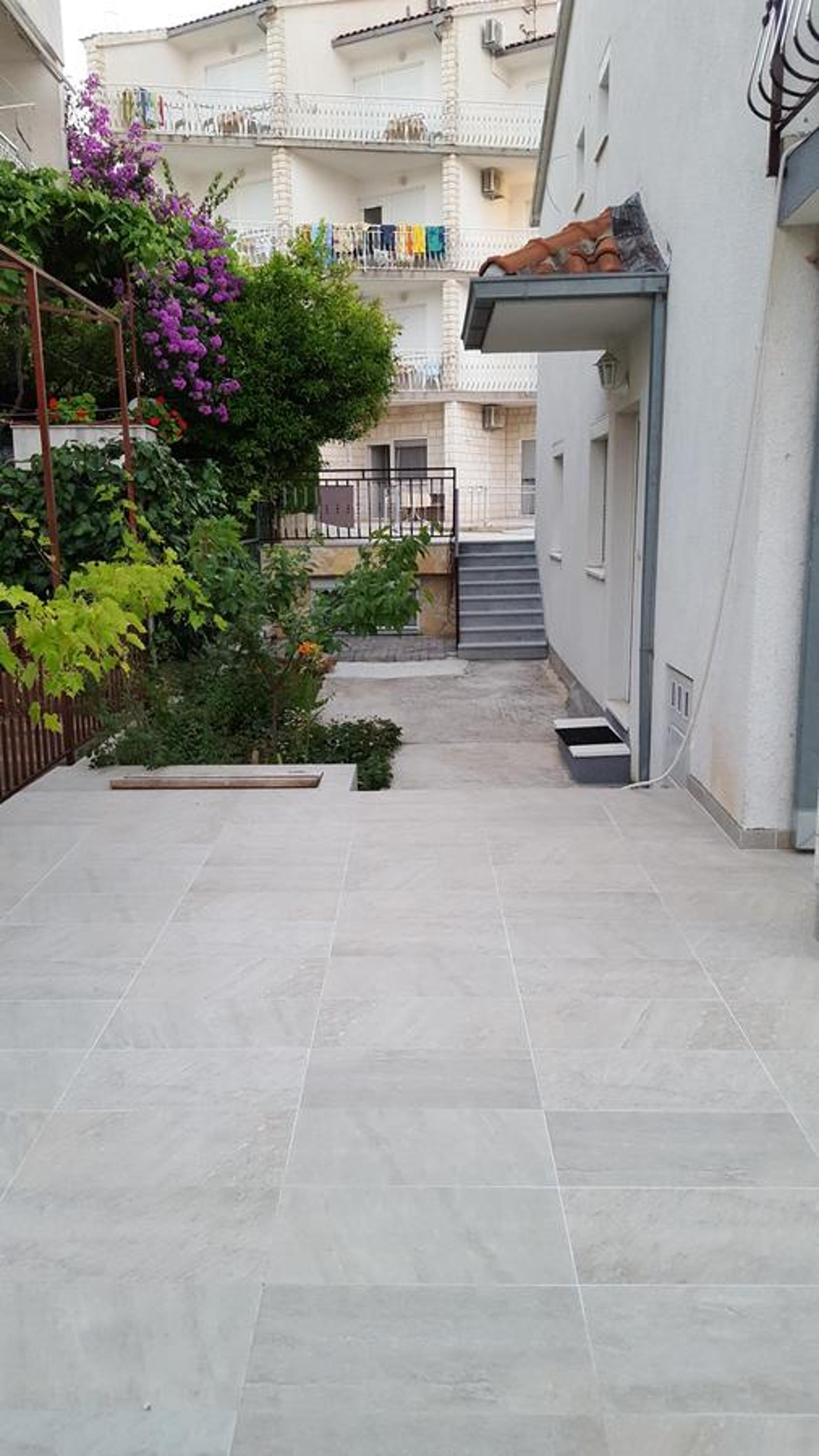 Photo 33