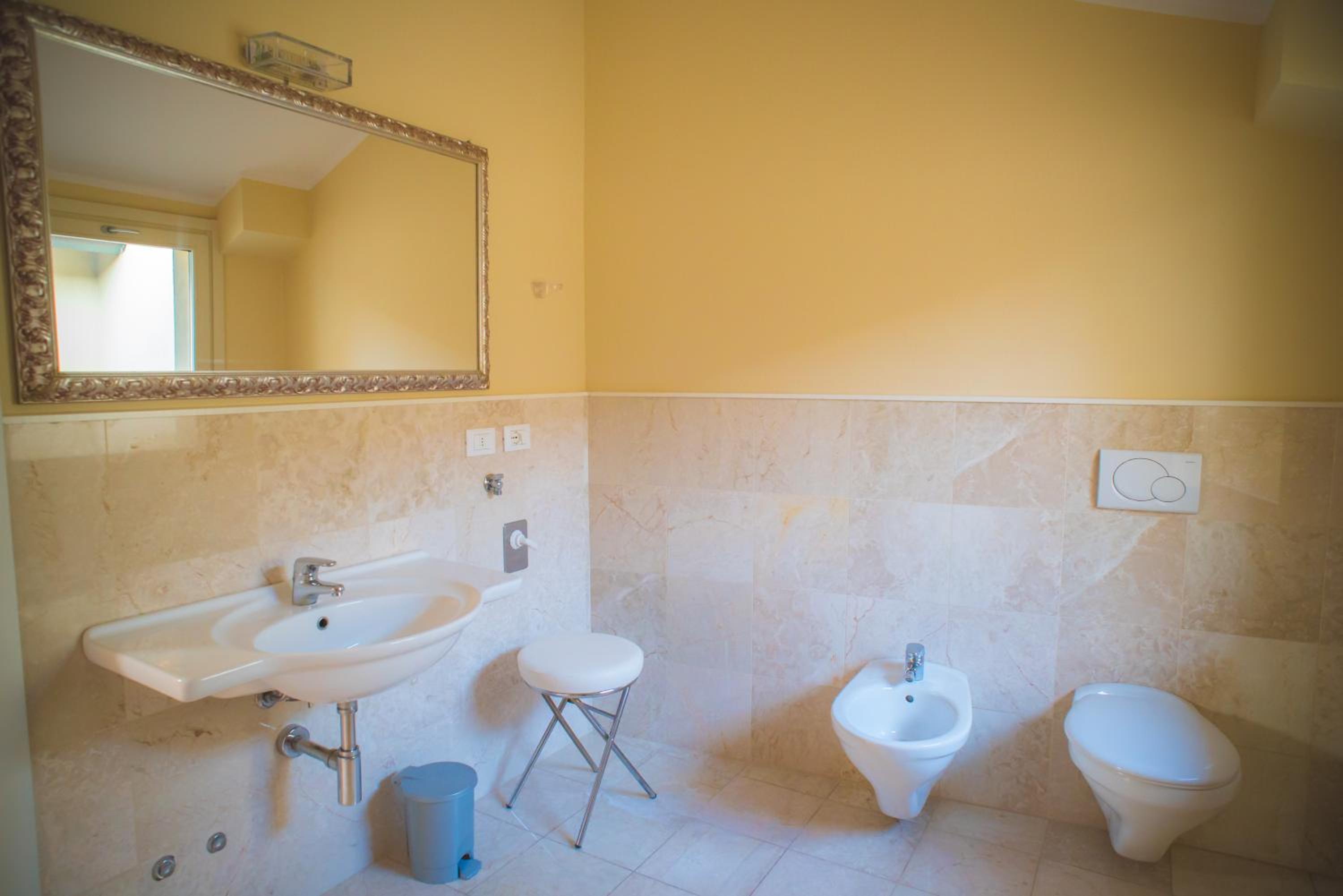 Dante Ravenna Apartments view 4