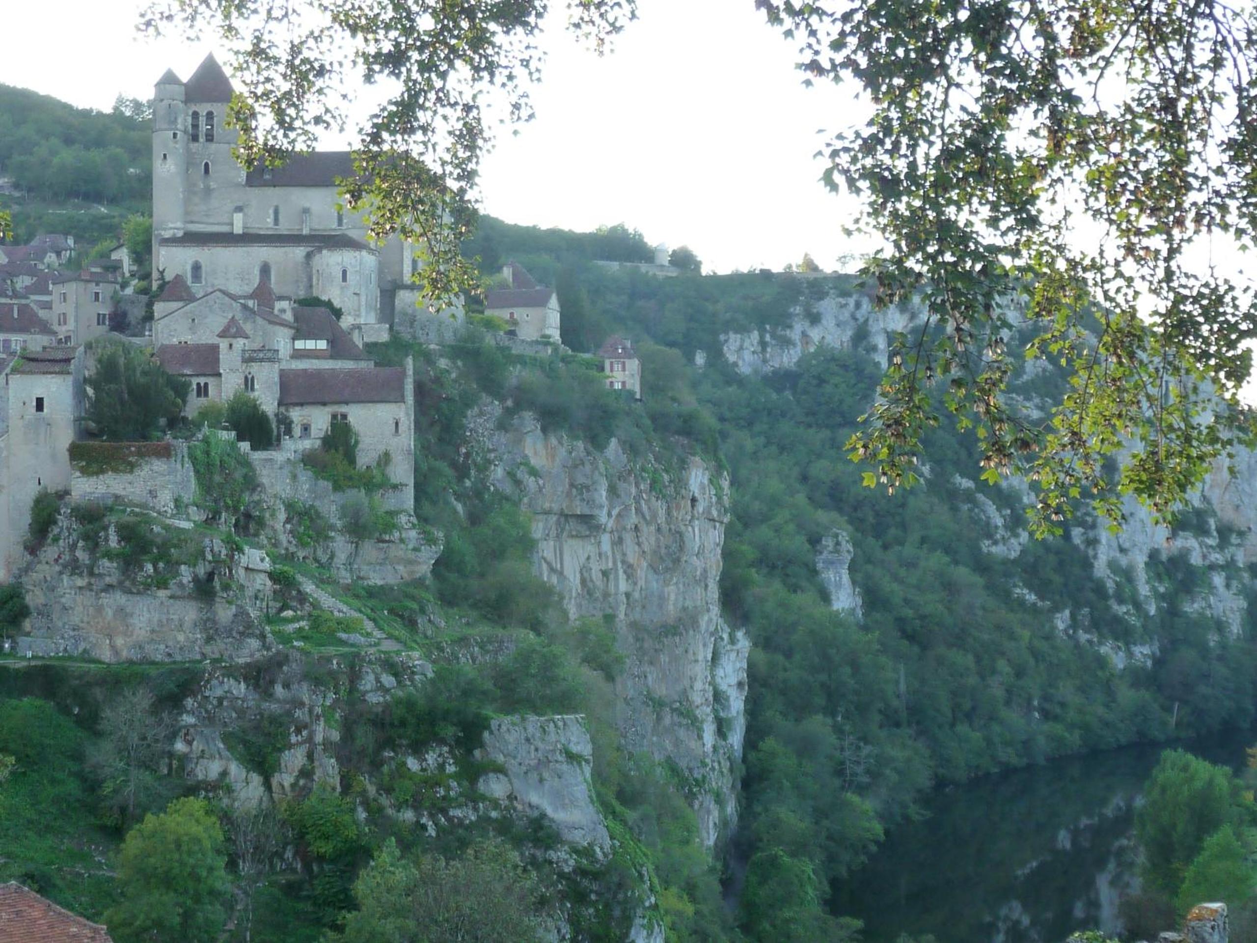 Charme, jardin et vue panoramique en plein coeur de St-Cirq view 5
