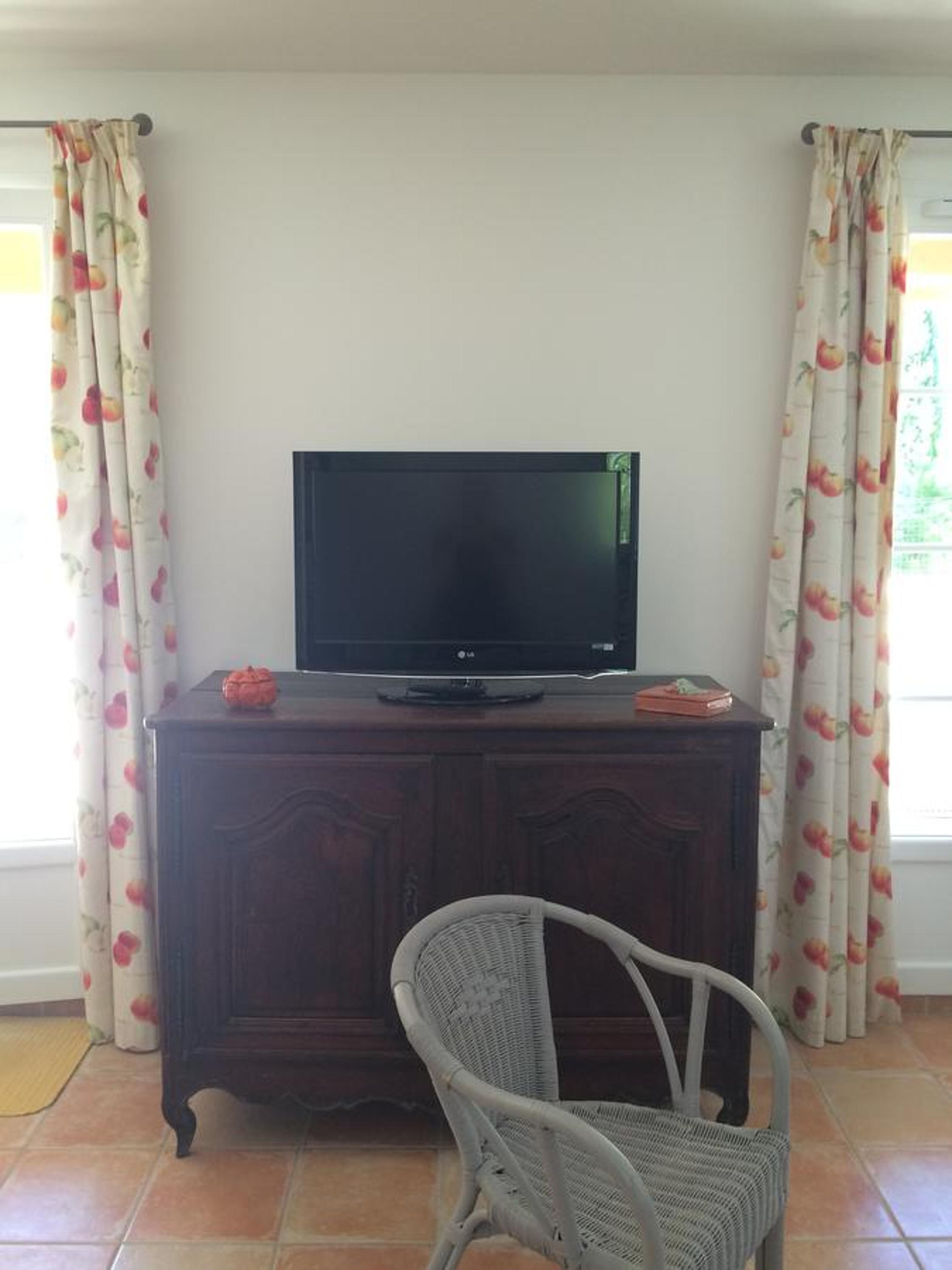 Photo 10