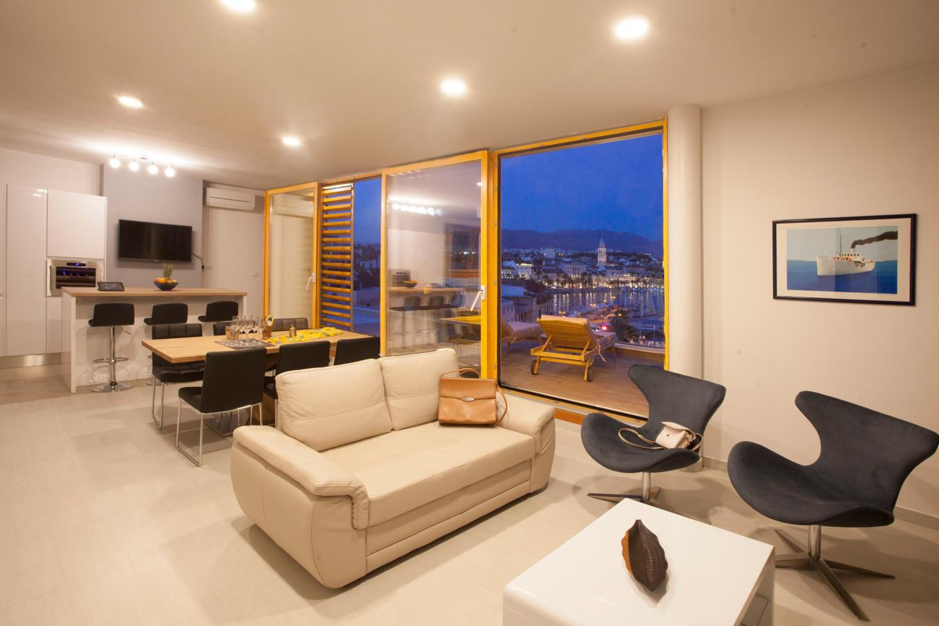 Luxury Penthouse Monriva