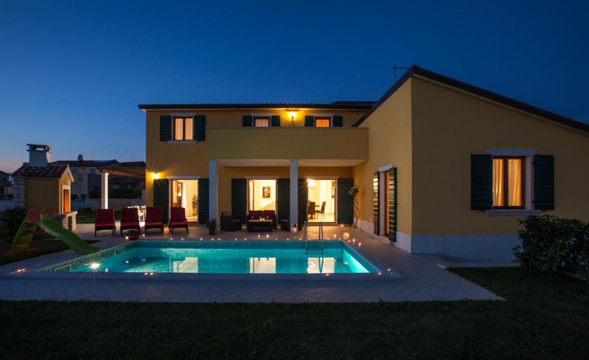Villas Vilanija