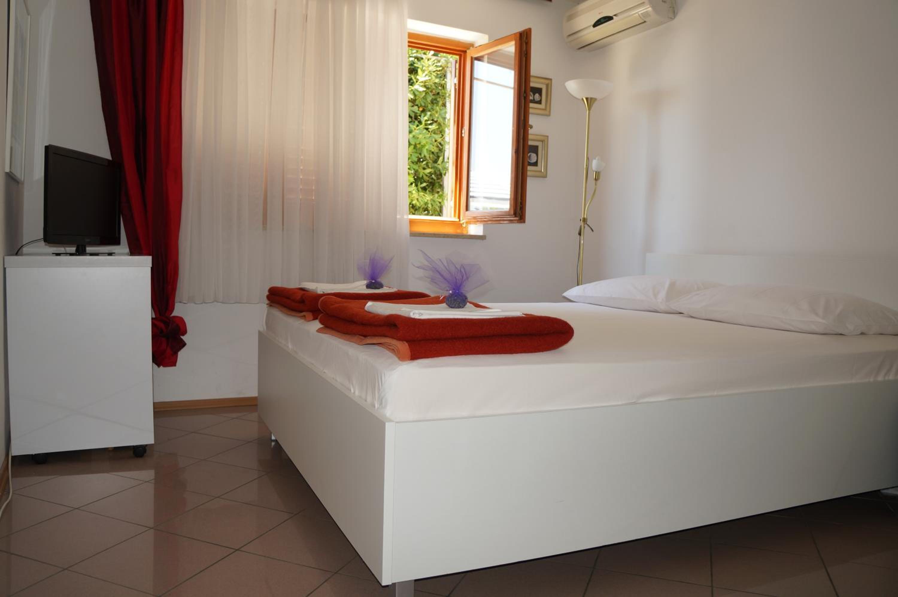 Studio Apartment Novi view 3