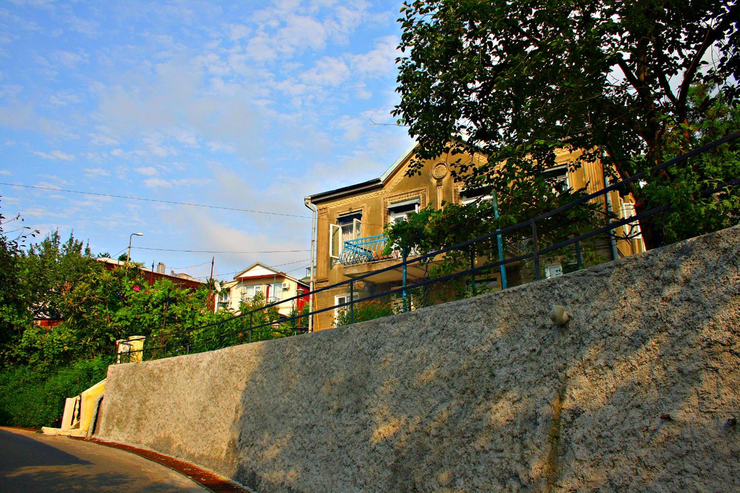 Achi Guest House
