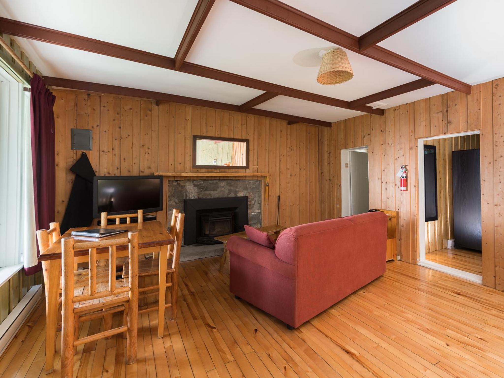 Au Pic de l'Aurore Motel-Chalets