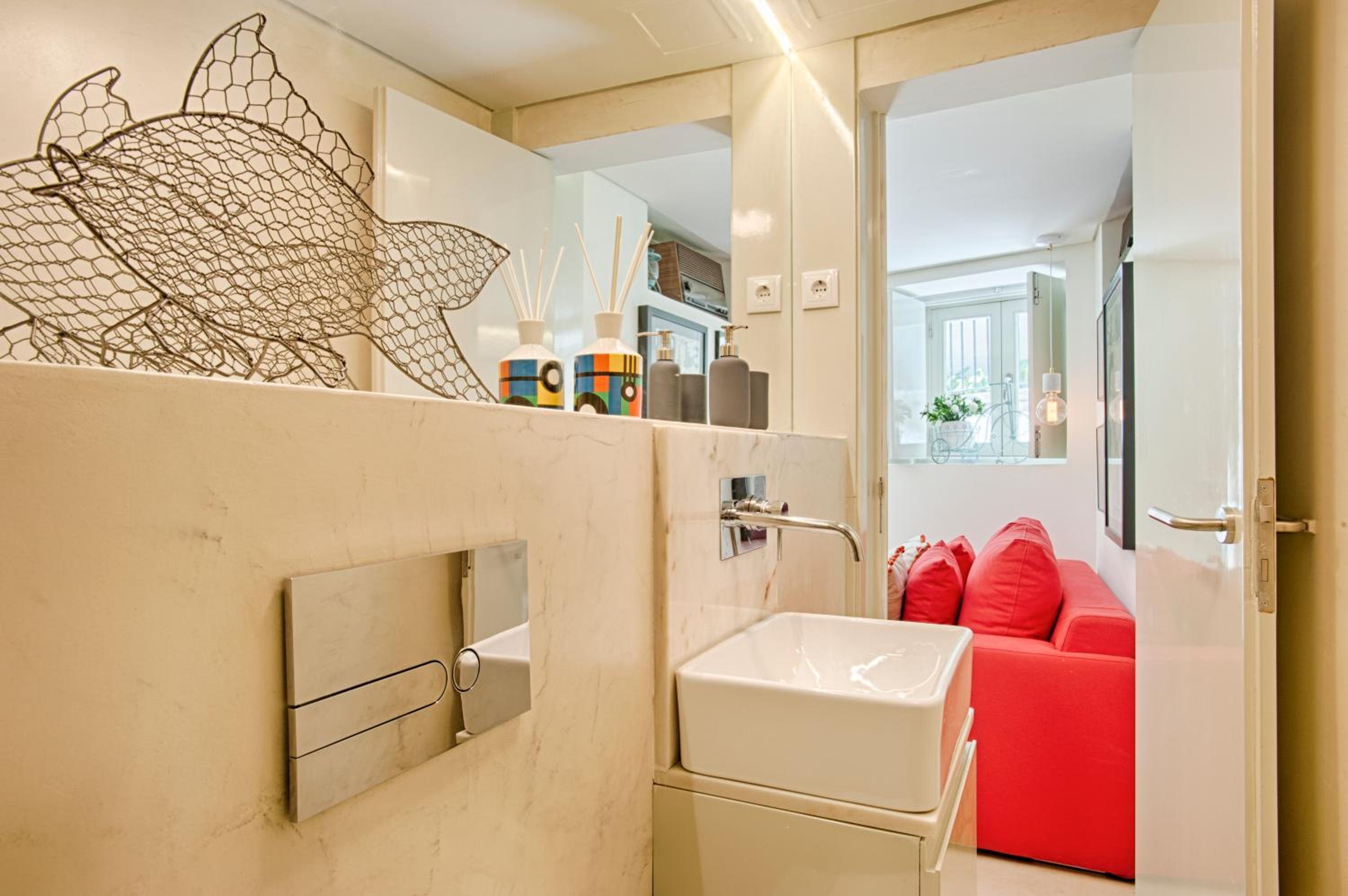 BmyGuest - Alfama Boutique Apartment view 5