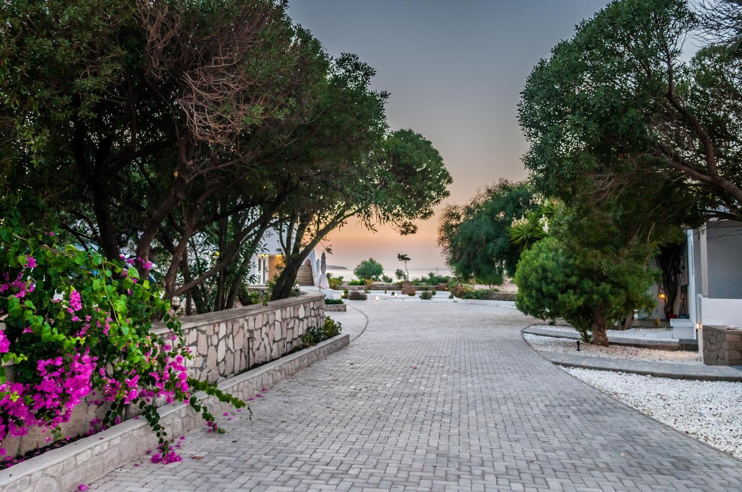 Agnanti View Hotel