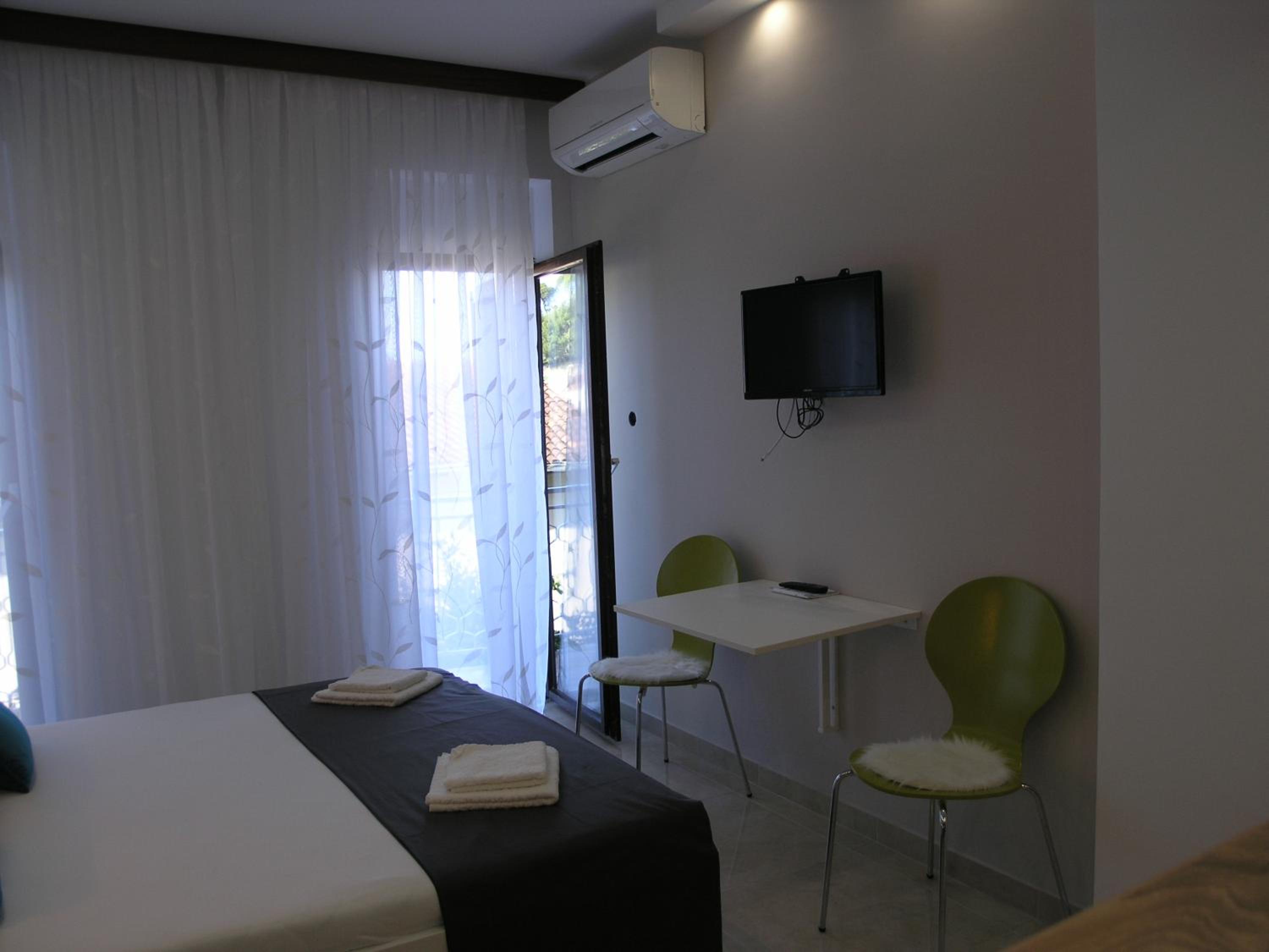 Apartments Dobrila view 4